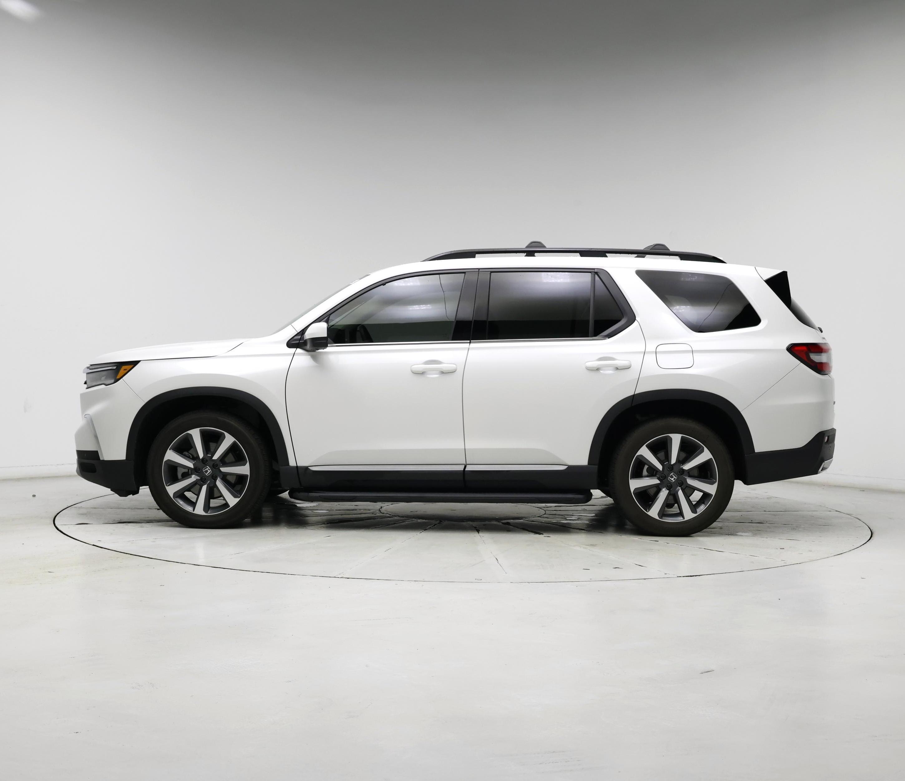 Thumbnail: 2023 Honda Pilot - 3