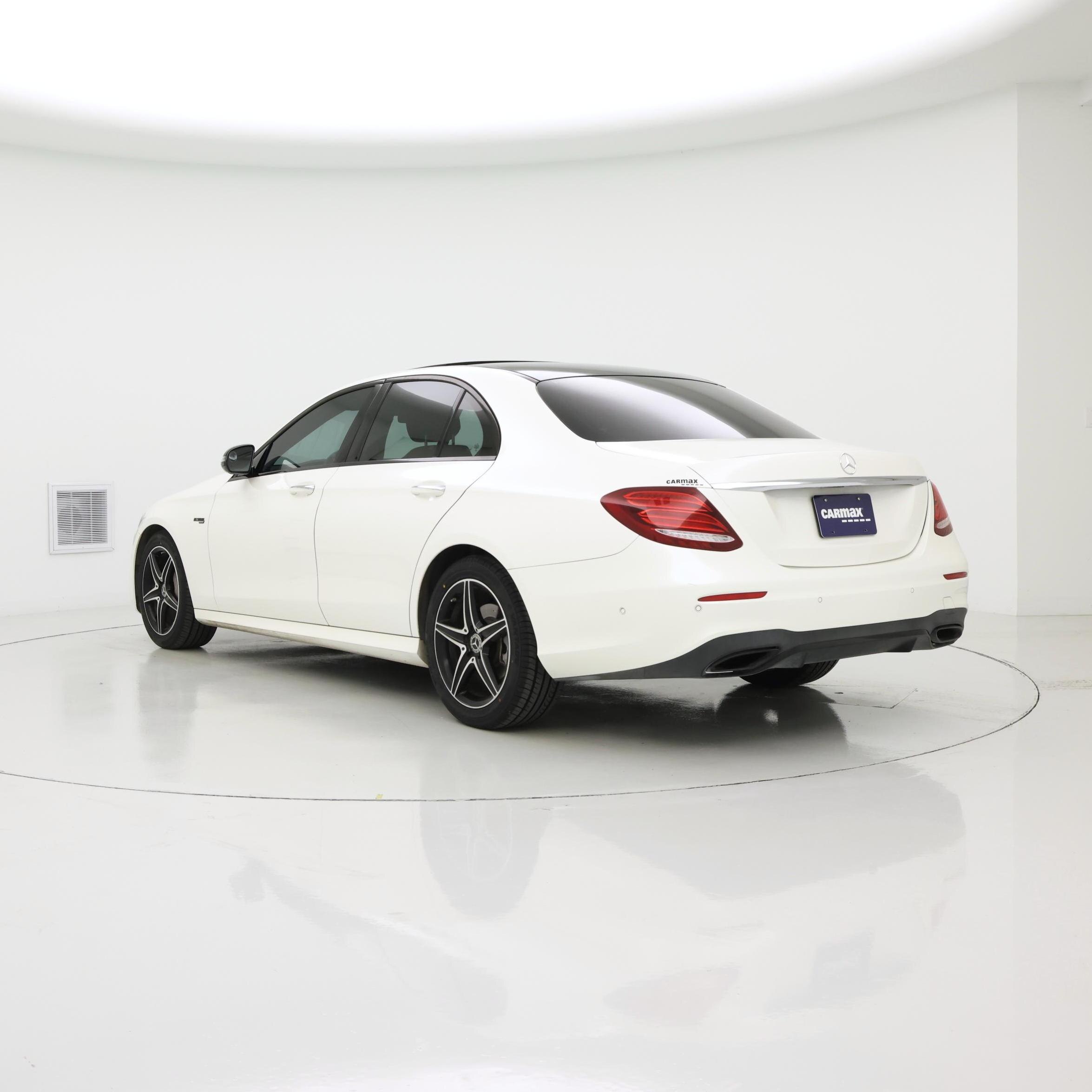 Thumbnail: 2018 Mercedes-Benz E-Class - 2