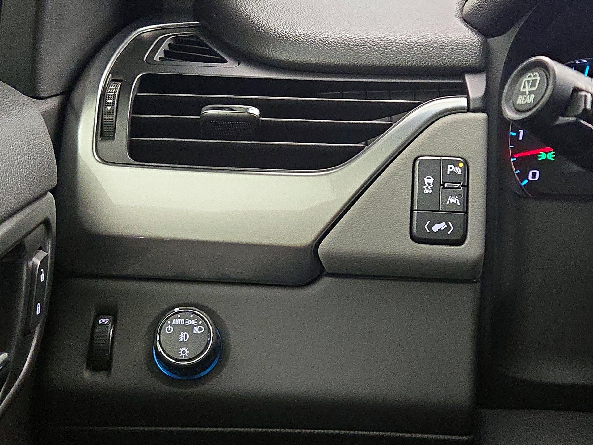 Thumbnail: 2016 Chevrolet Tahoe - 13