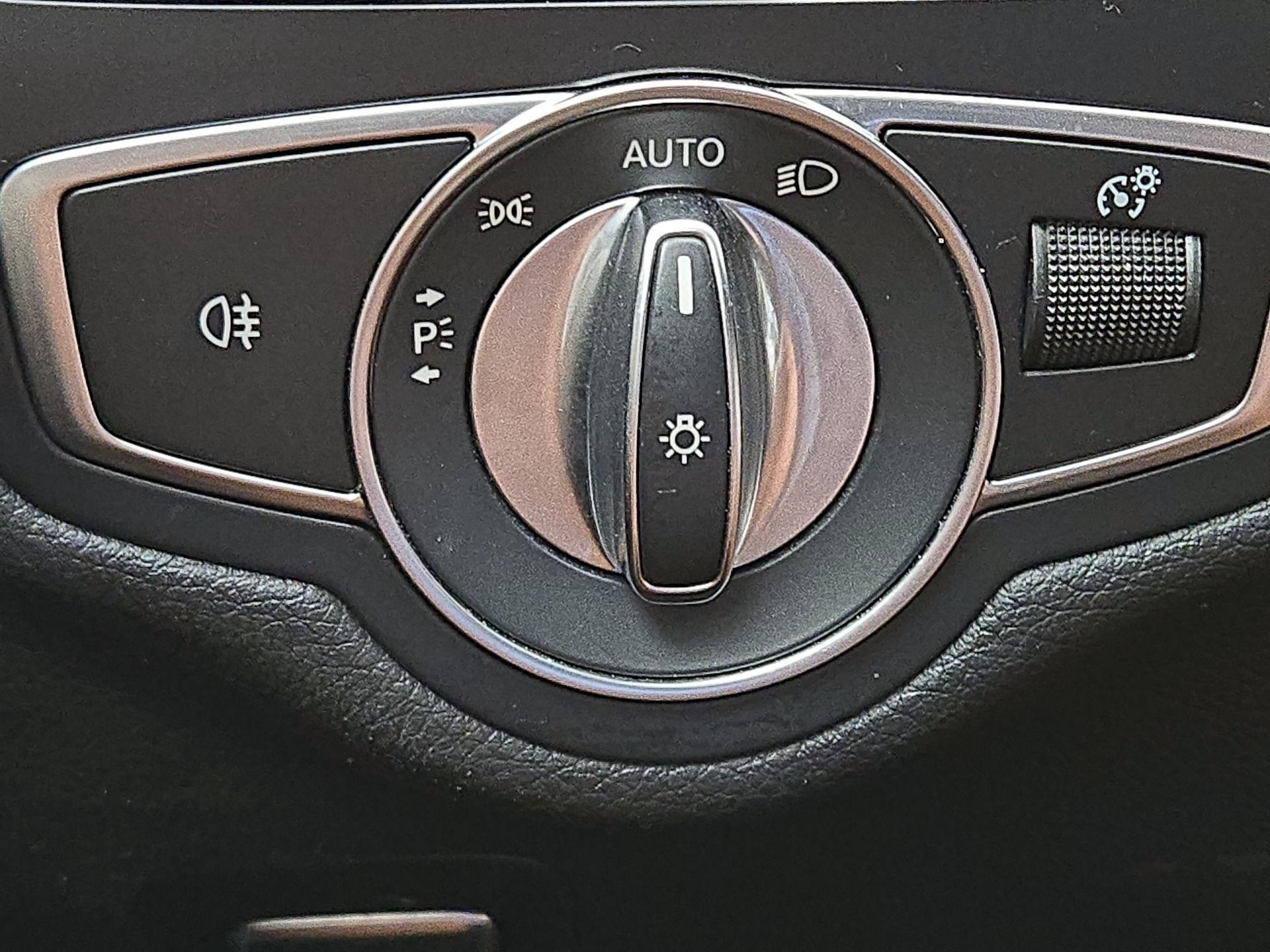 Thumbnail: 2018 Mercedes-Benz C-Class - 13