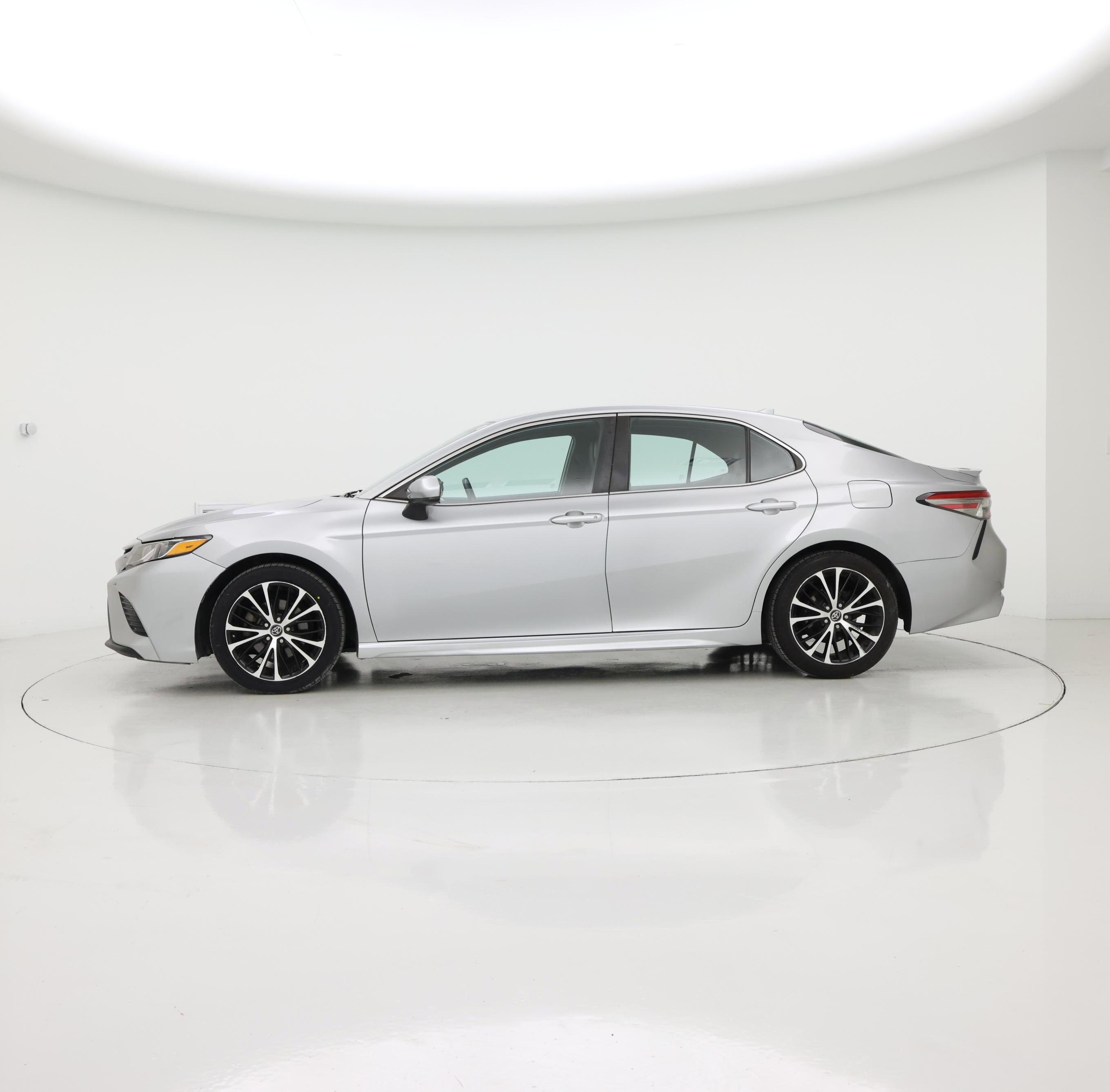 Thumbnail: 2019 Toyota Camry - 3