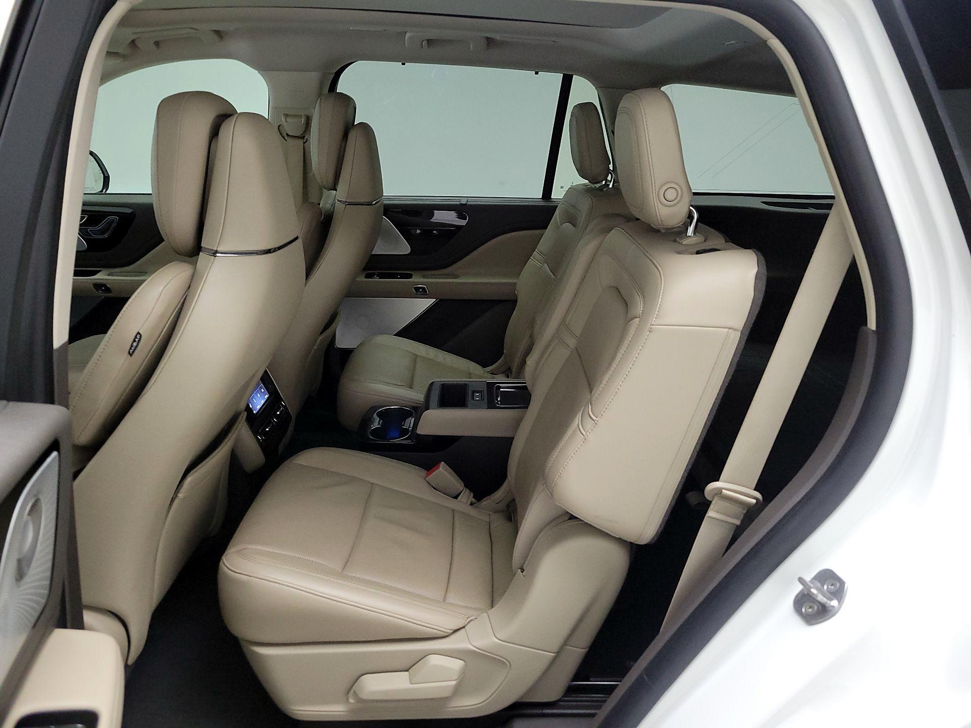 Thumbnail: 2020 Lincoln Aviator - 20