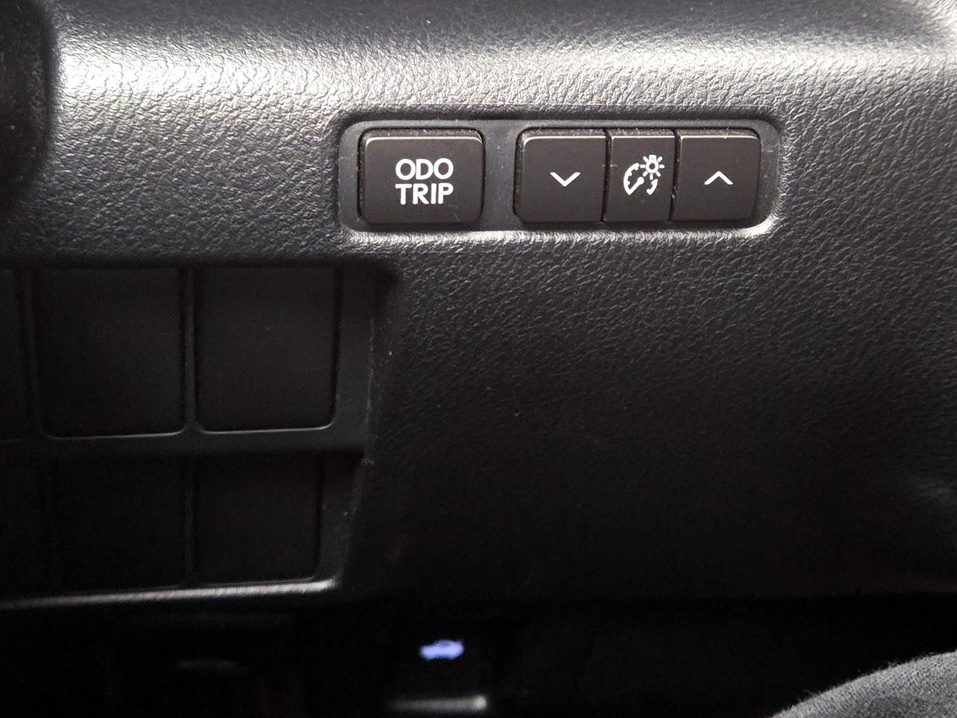 Thumbnail: 2015 Lexus IS - 13