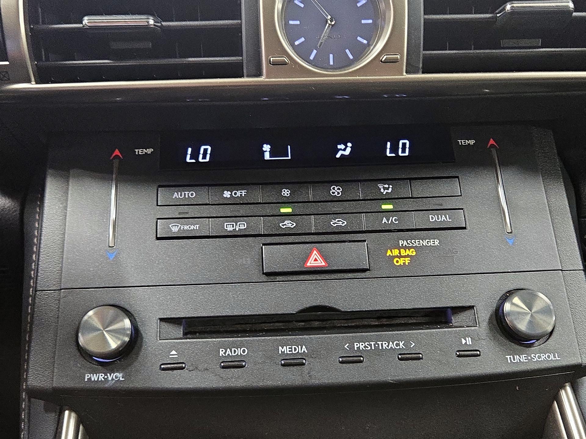 Thumbnail: 2015 Lexus IS - 16