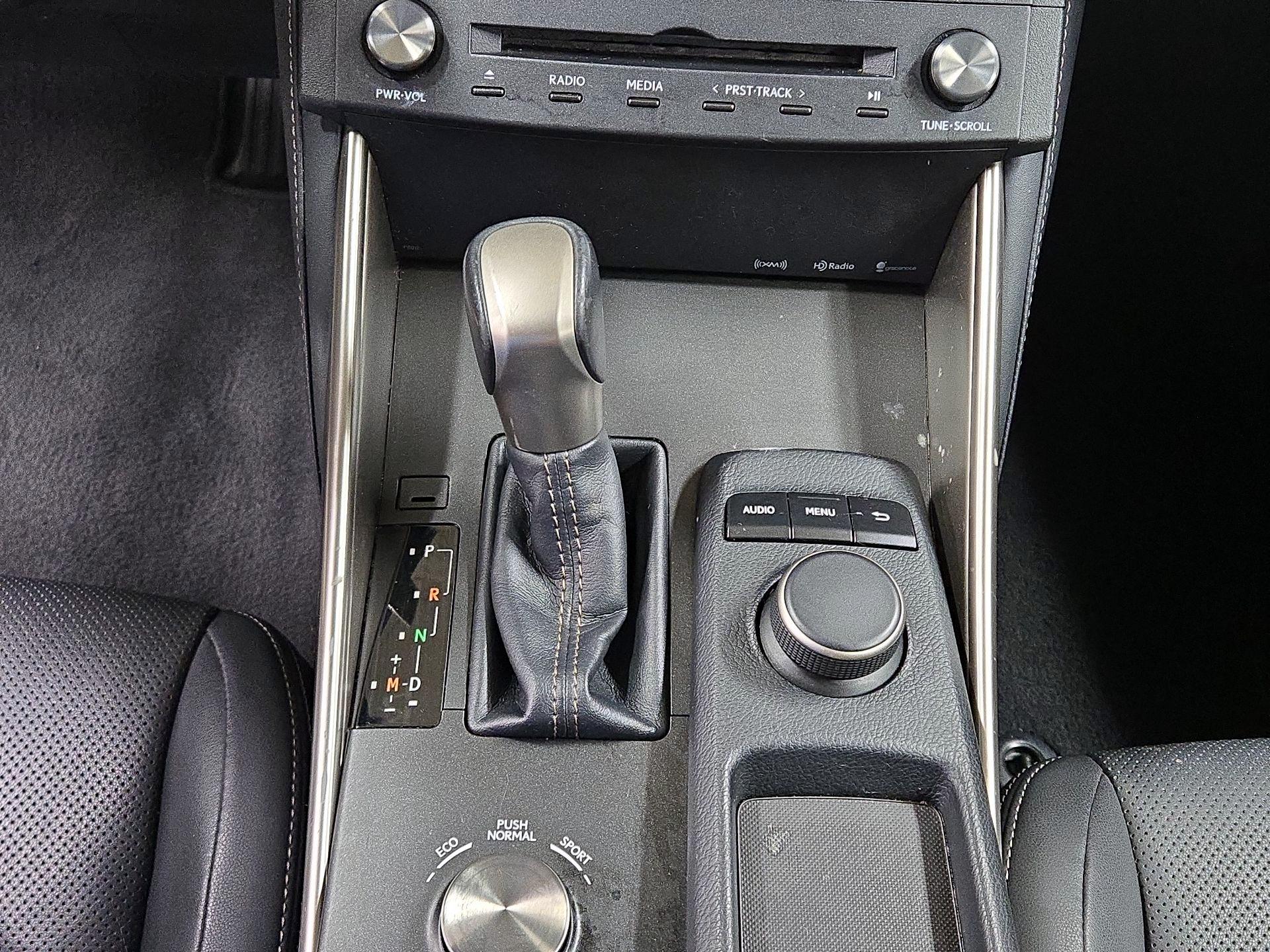 Thumbnail: 2015 Lexus IS - 17