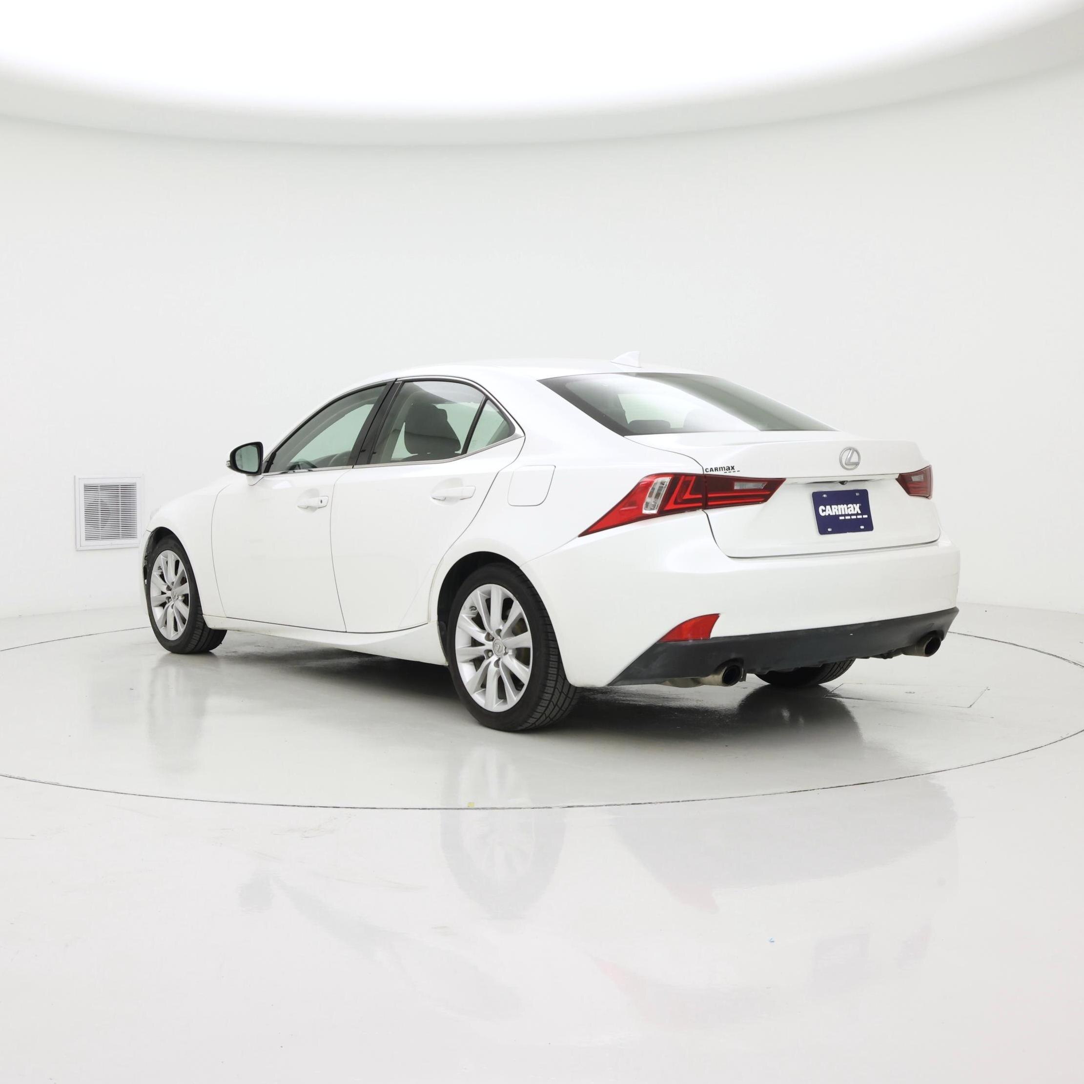 Thumbnail: 2015 Lexus IS - 2