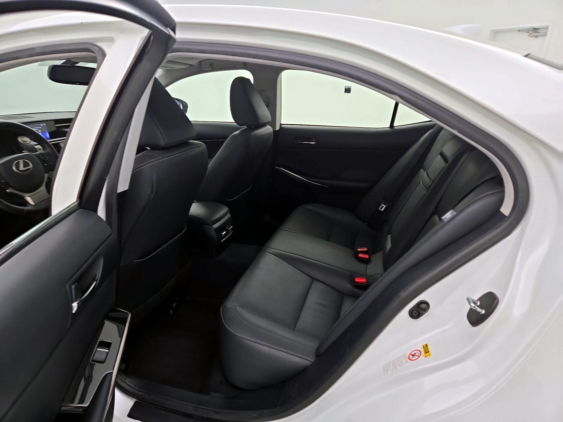 Thumbnail: 2015 Lexus IS - 20