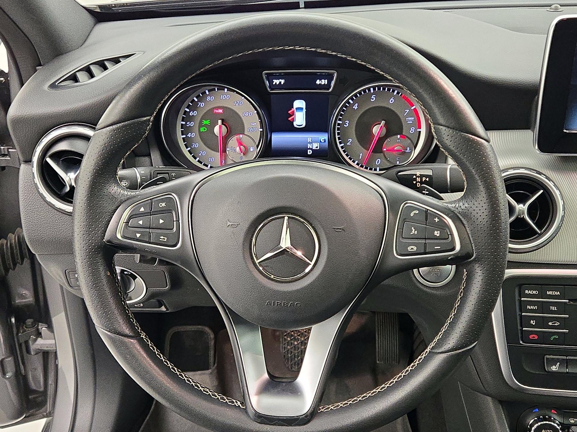 Thumbnail: 2017 Mercedes-Benz GLA - 10