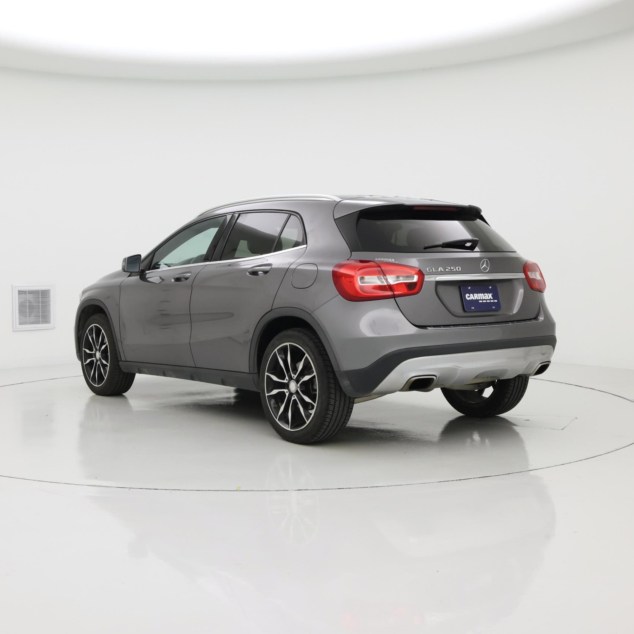Thumbnail: 2017 Mercedes-Benz GLA - 2