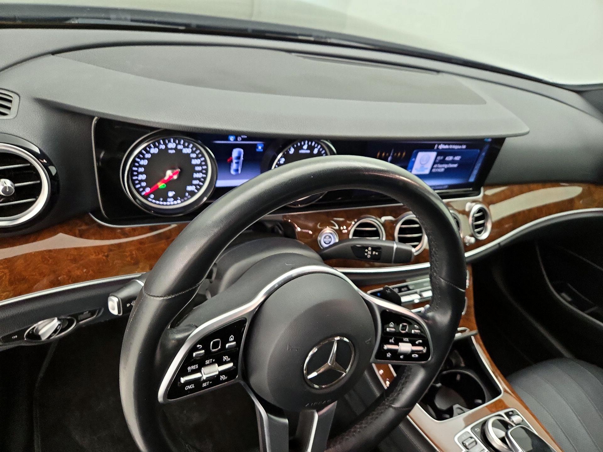 Thumbnail: 2019 Mercedes-Benz E-Class - 9