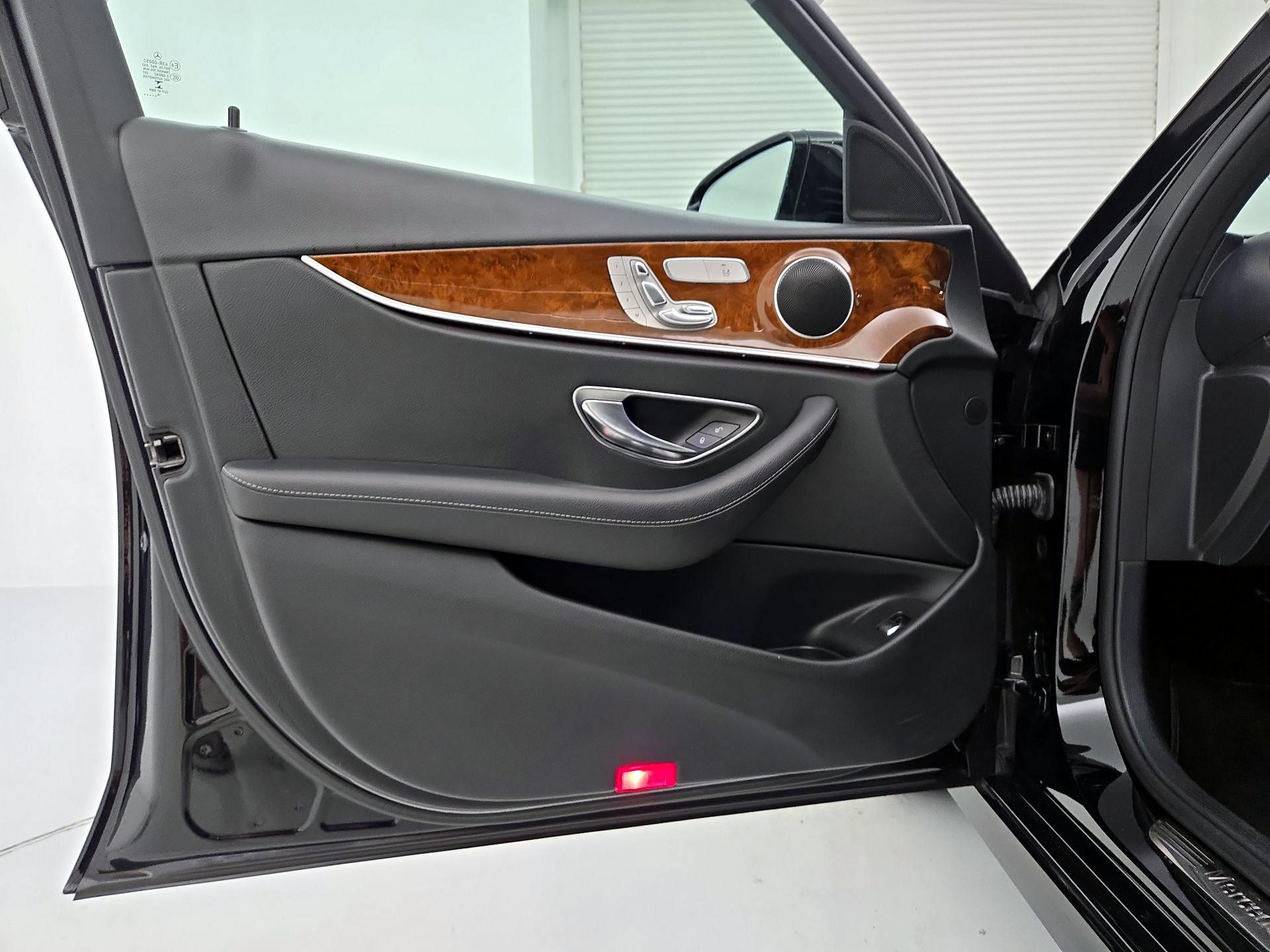 Thumbnail: 2019 Mercedes-Benz E-Class - 12