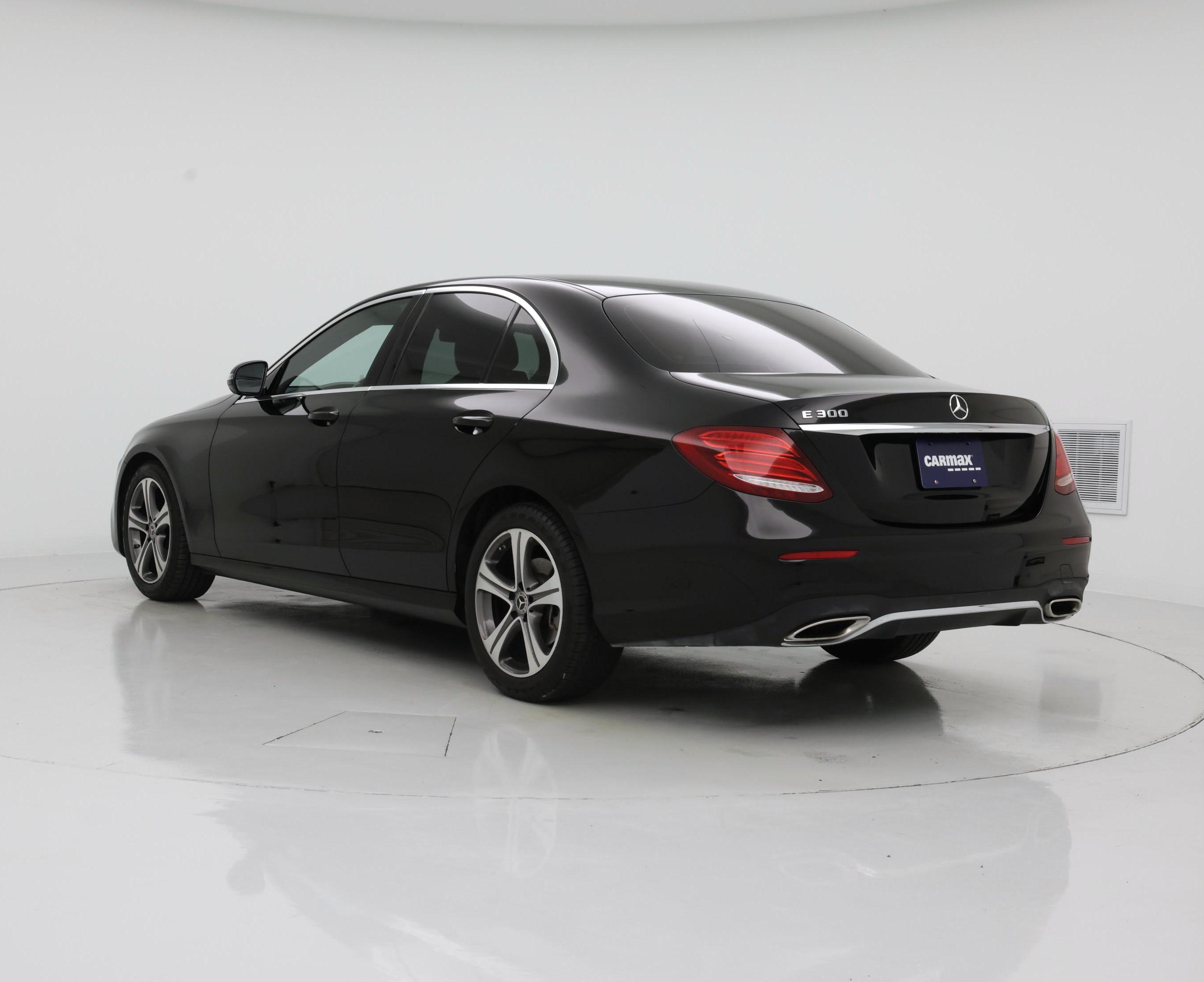 Thumbnail: 2019 Mercedes-Benz E-Class - 2