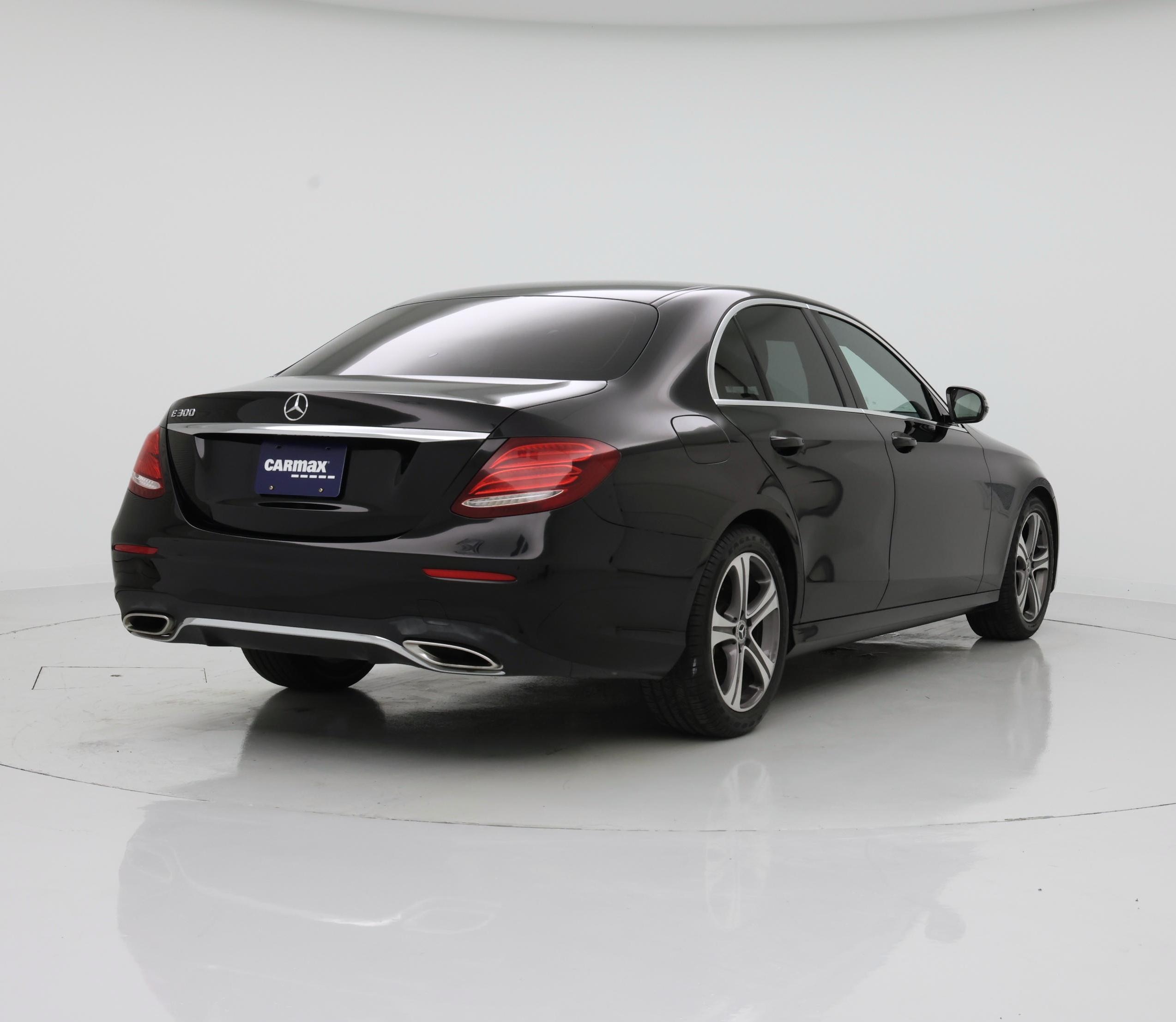 Thumbnail: 2019 Mercedes-Benz E-Class - 8
