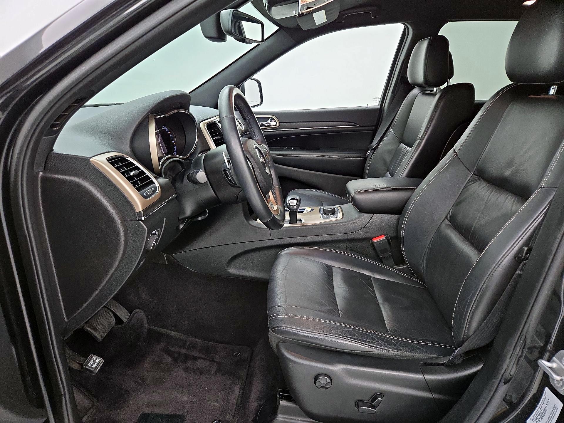 Thumbnail: 2015 Jeep Grand Cherokee - 11
