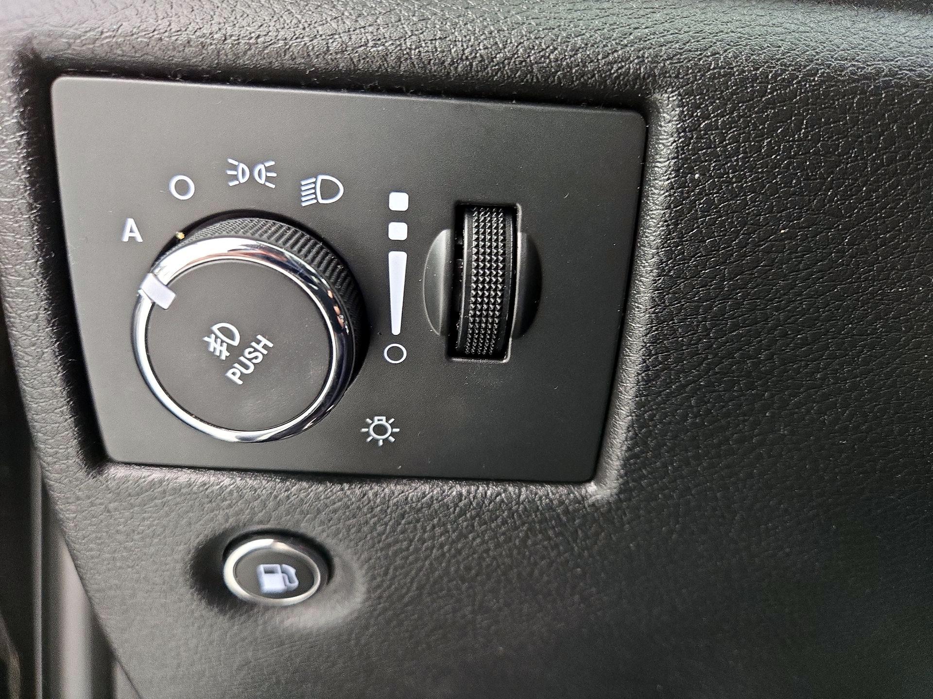 Thumbnail: 2015 Jeep Grand Cherokee - 13