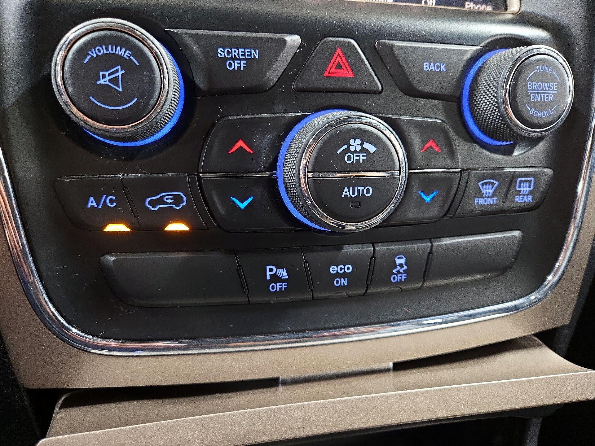 Thumbnail: 2015 Jeep Grand Cherokee - 16