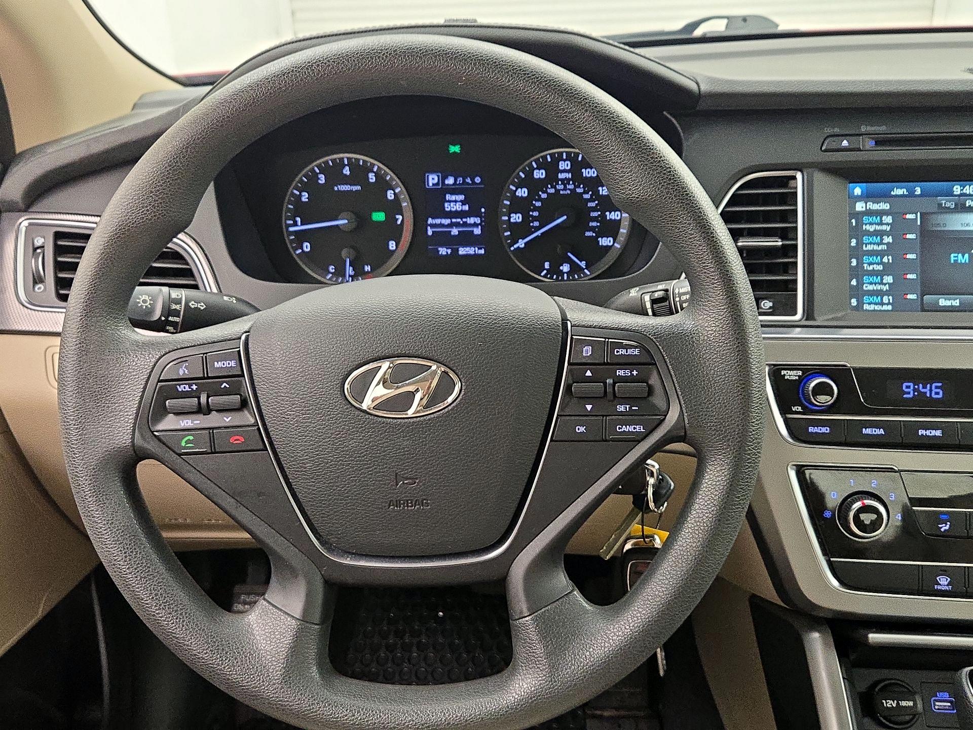 Thumbnail: 2016 Hyundai Sonata - 10