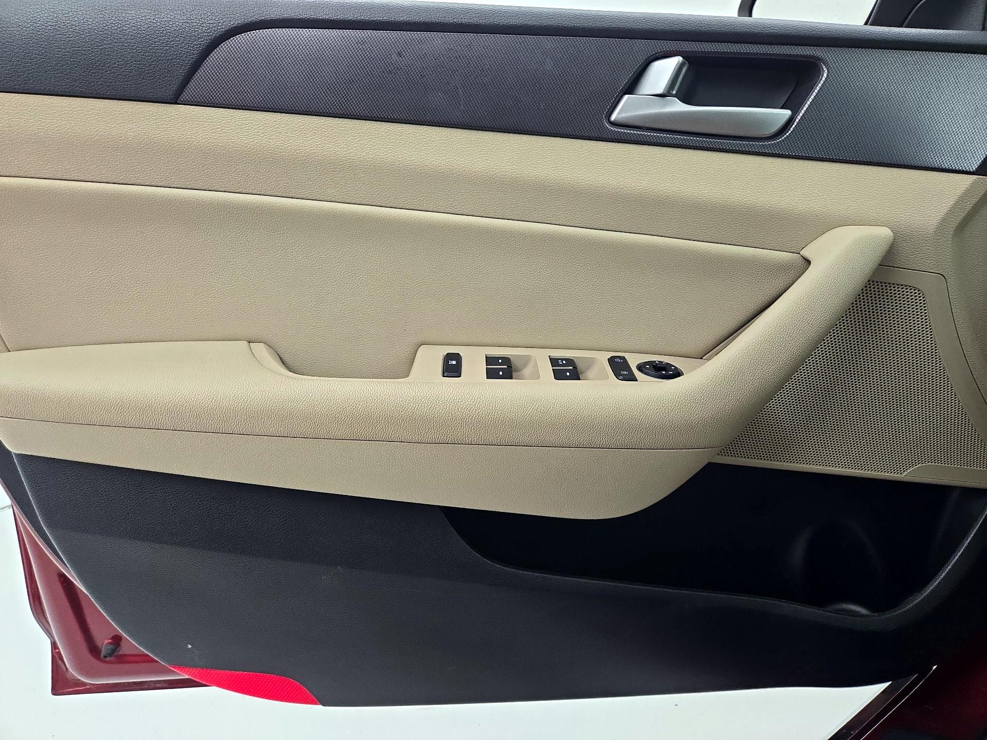 Thumbnail: 2016 Hyundai Sonata - 12