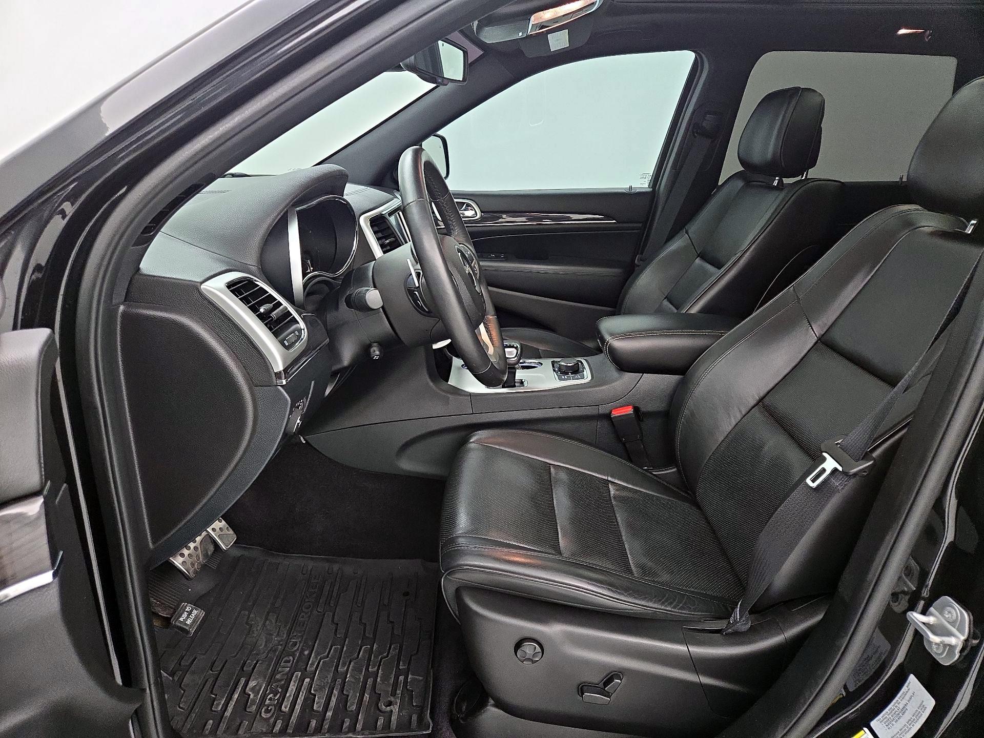 Thumbnail: 2015 Jeep Grand Cherokee - 11