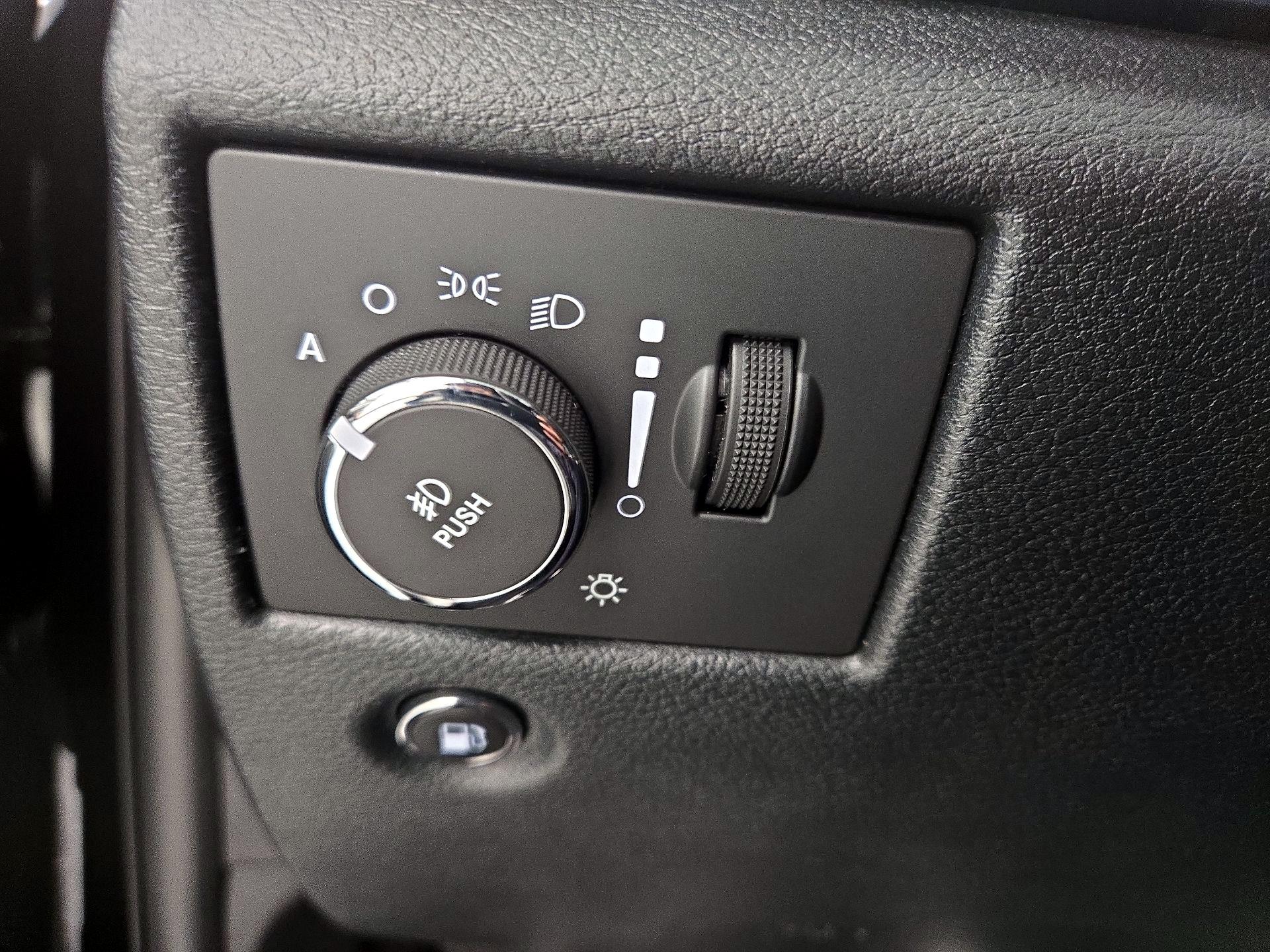 Thumbnail: 2015 Jeep Grand Cherokee - 13