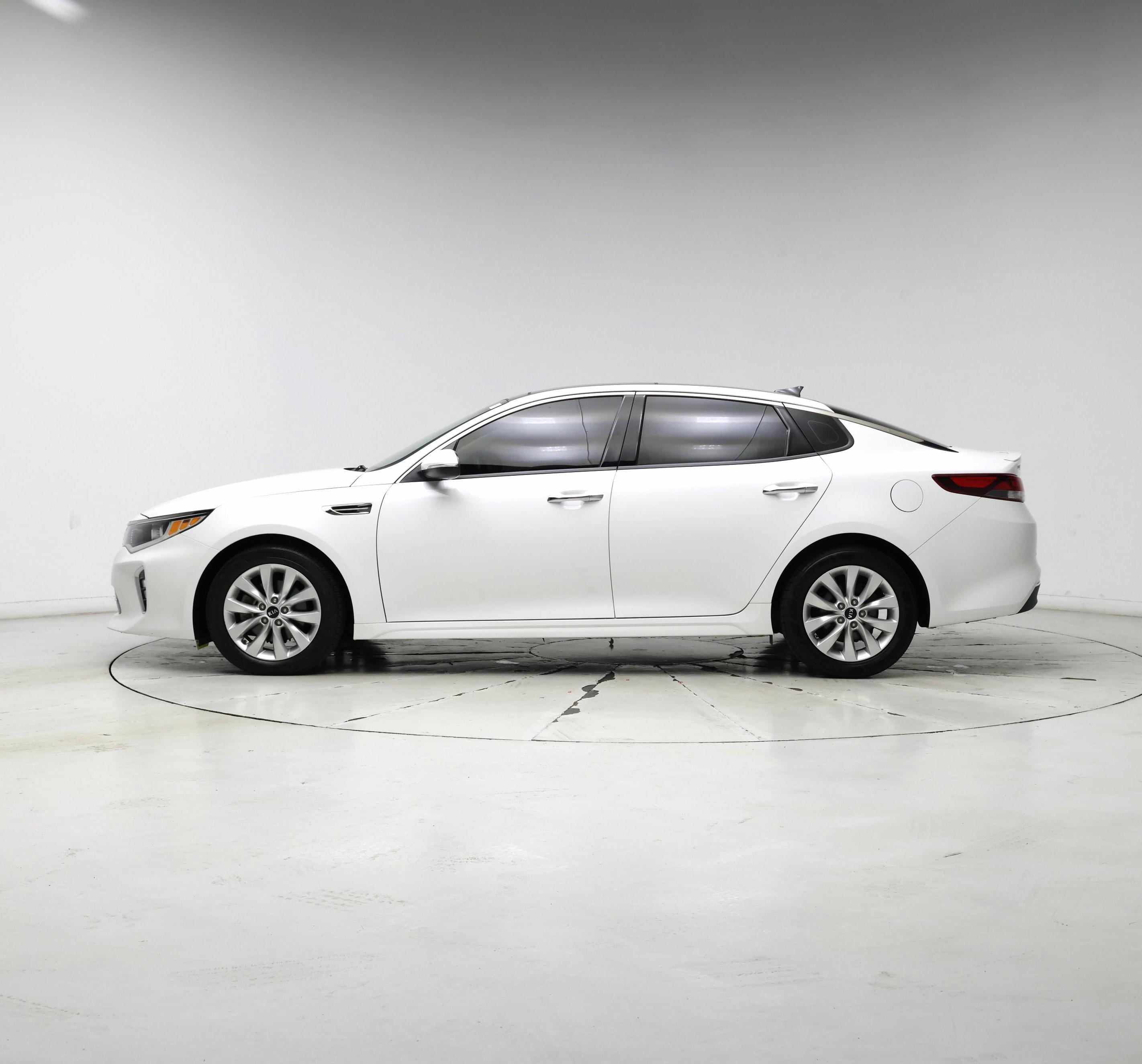 Thumbnail: 2018 Kia Optima - 3