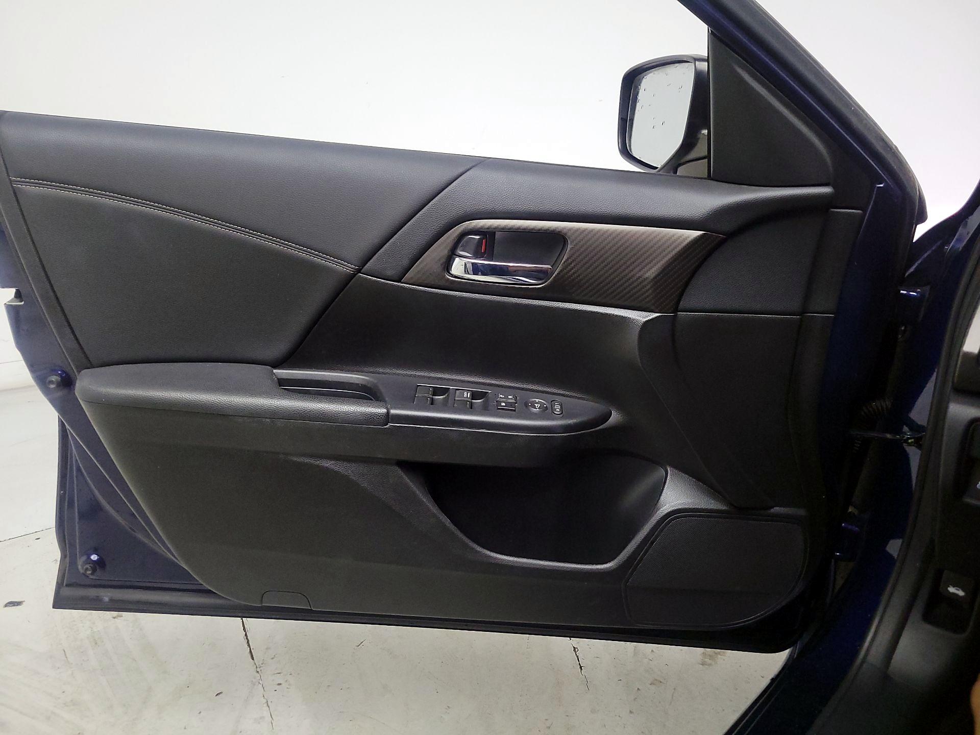 Thumbnail: 2017 Honda Accord - 12