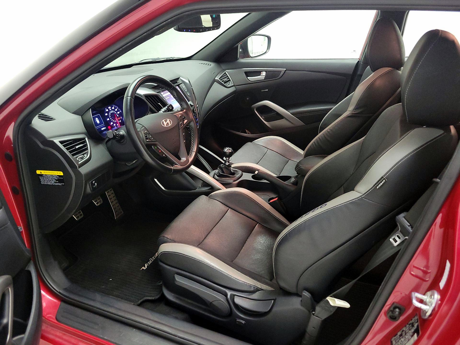 Thumbnail: 2016 Hyundai Veloster - 11