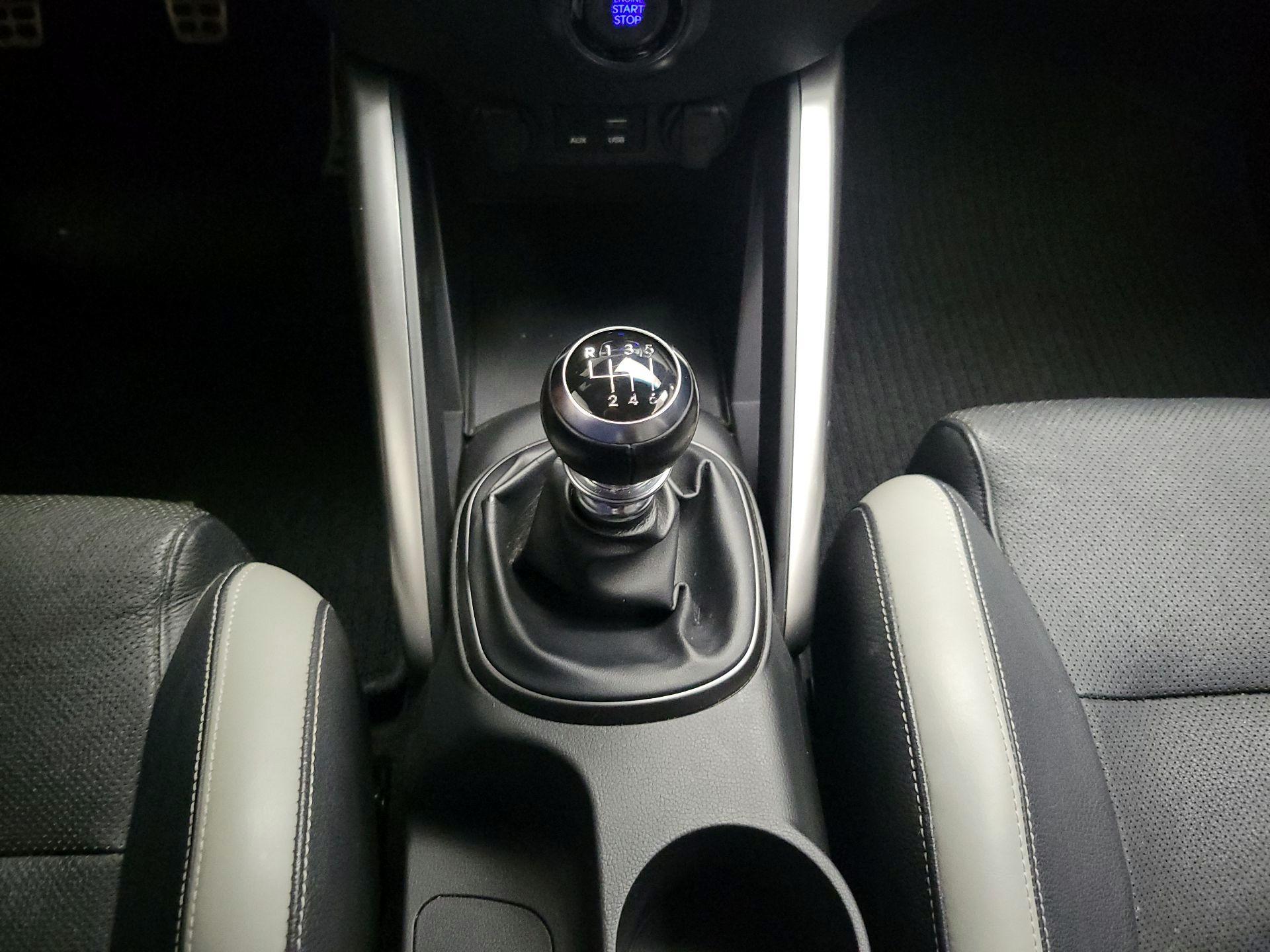Thumbnail: 2016 Hyundai Veloster - 17