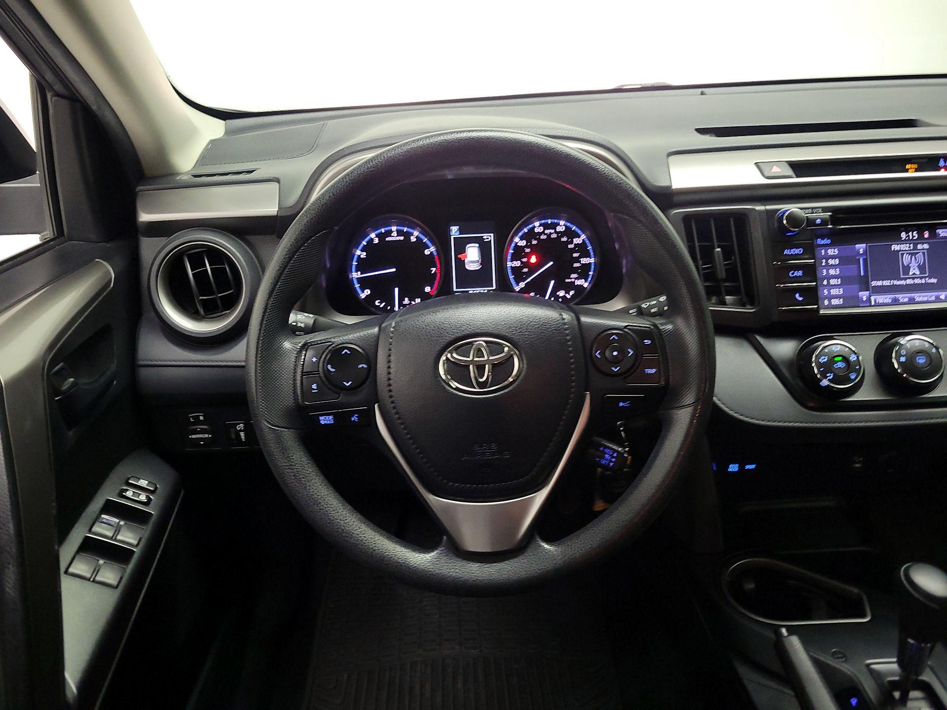 Thumbnail: 2017 Toyota RAV4 - 10