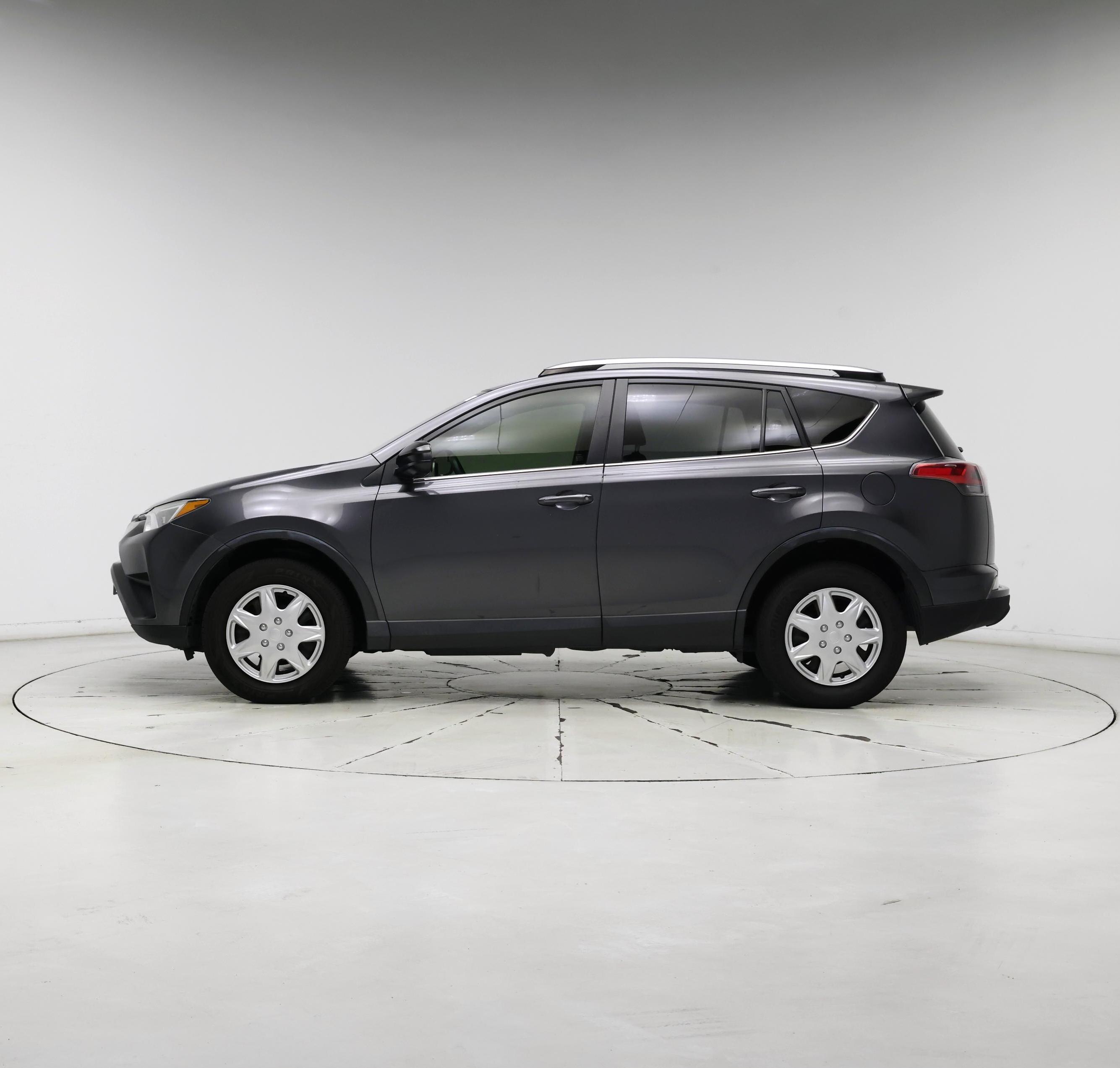 Thumbnail: 2017 Toyota RAV4 - 3