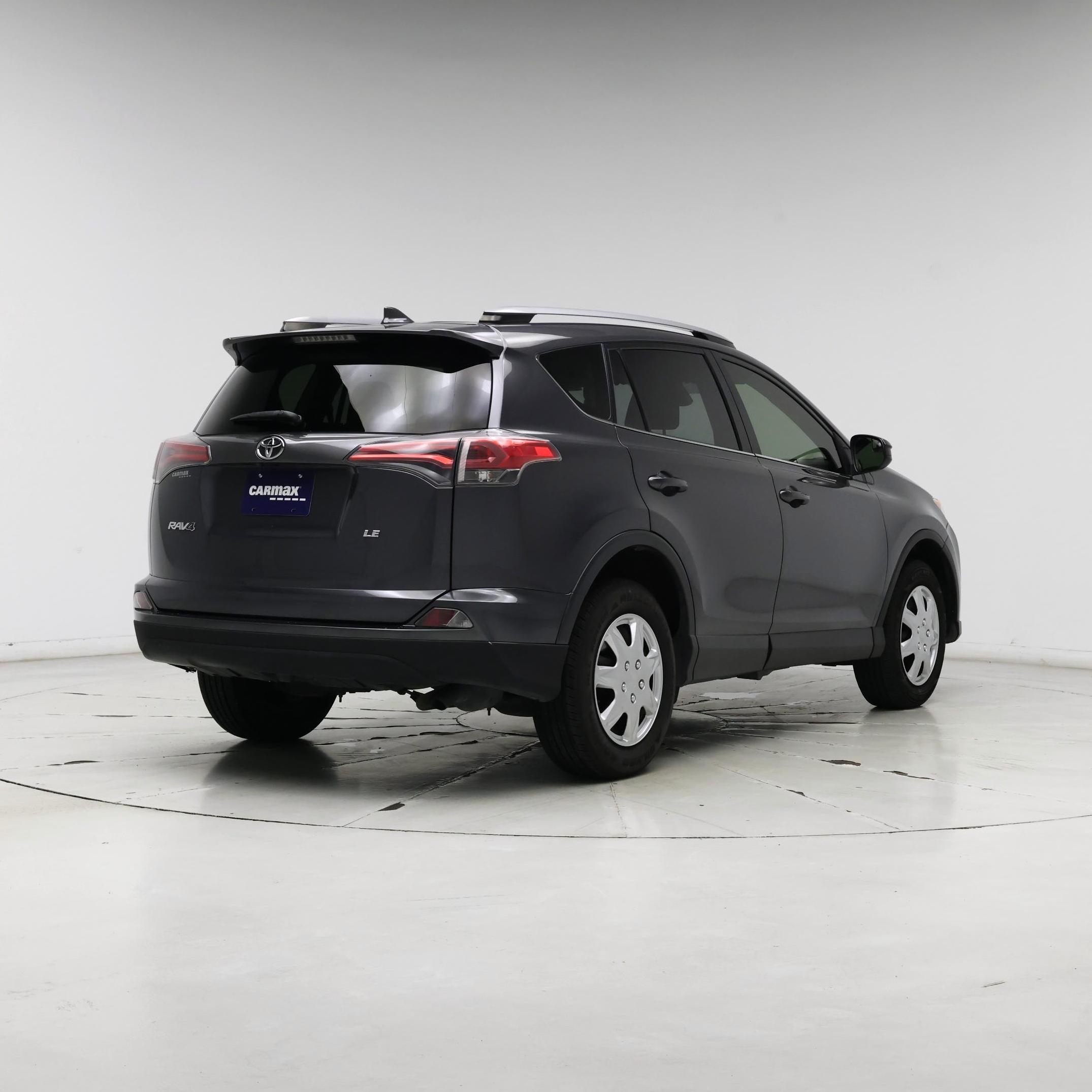 Thumbnail: 2017 Toyota RAV4 - 8
