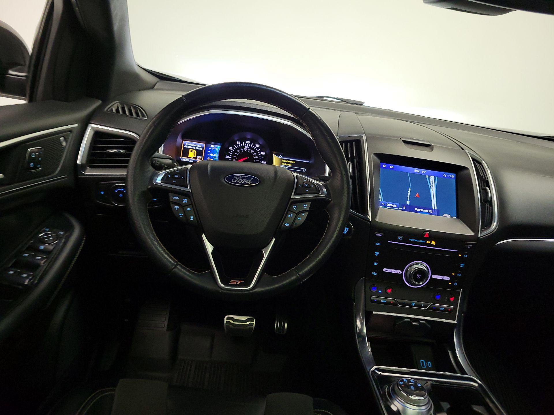 Thumbnail: 2019 Ford Edge - 10
