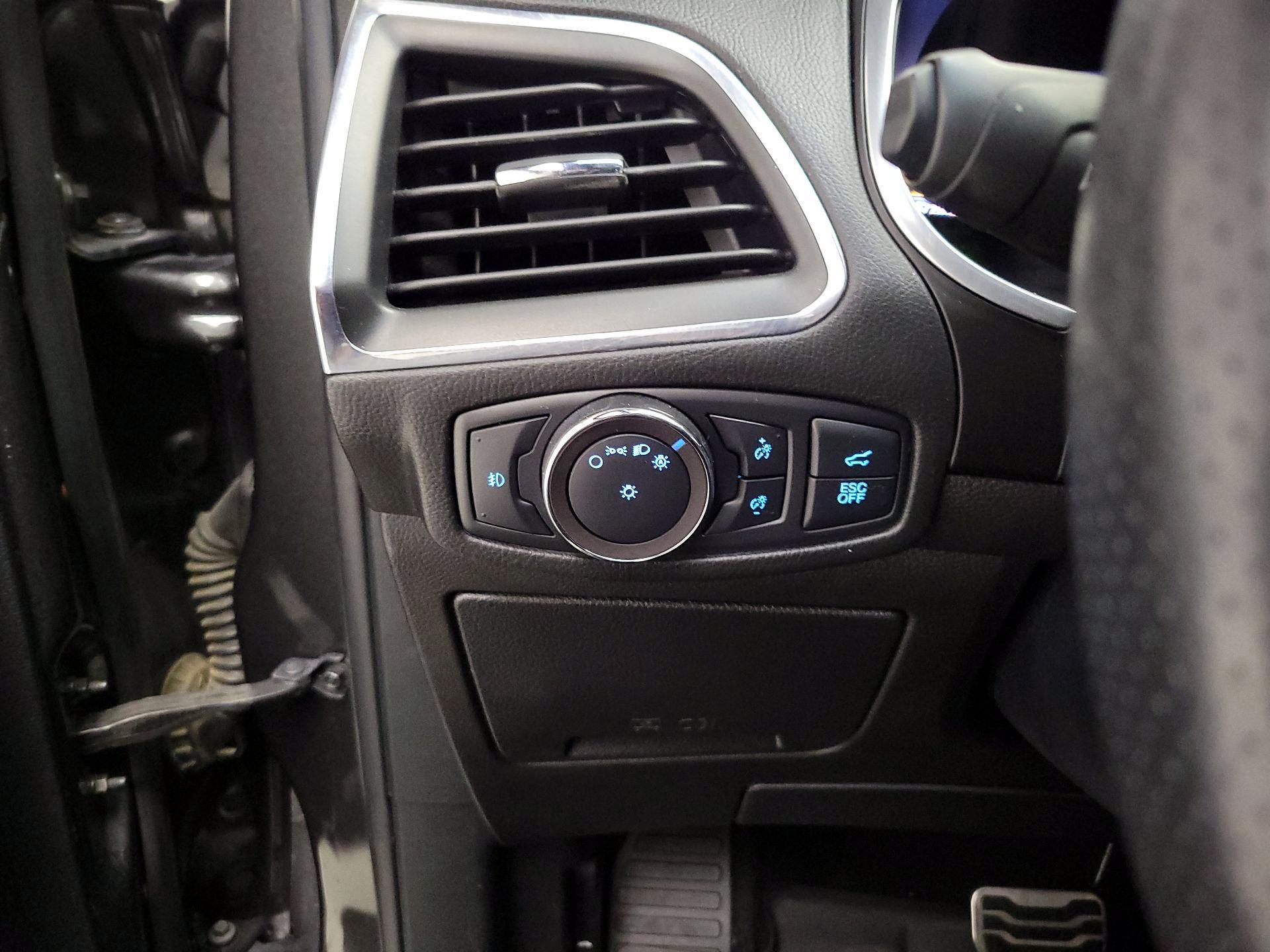 Thumbnail: 2019 Ford Edge - 13