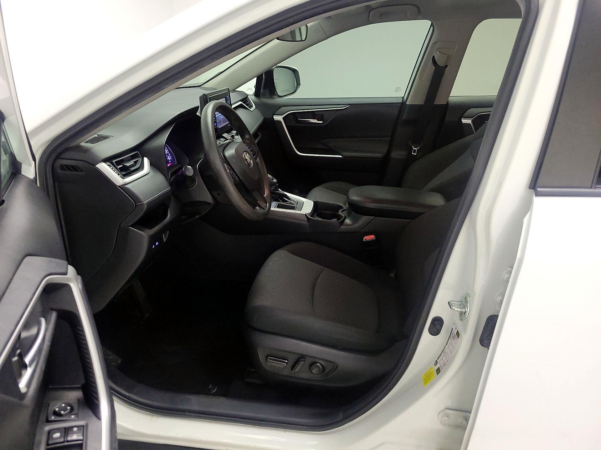 Thumbnail: 2021 Toyota RAV4 - 11