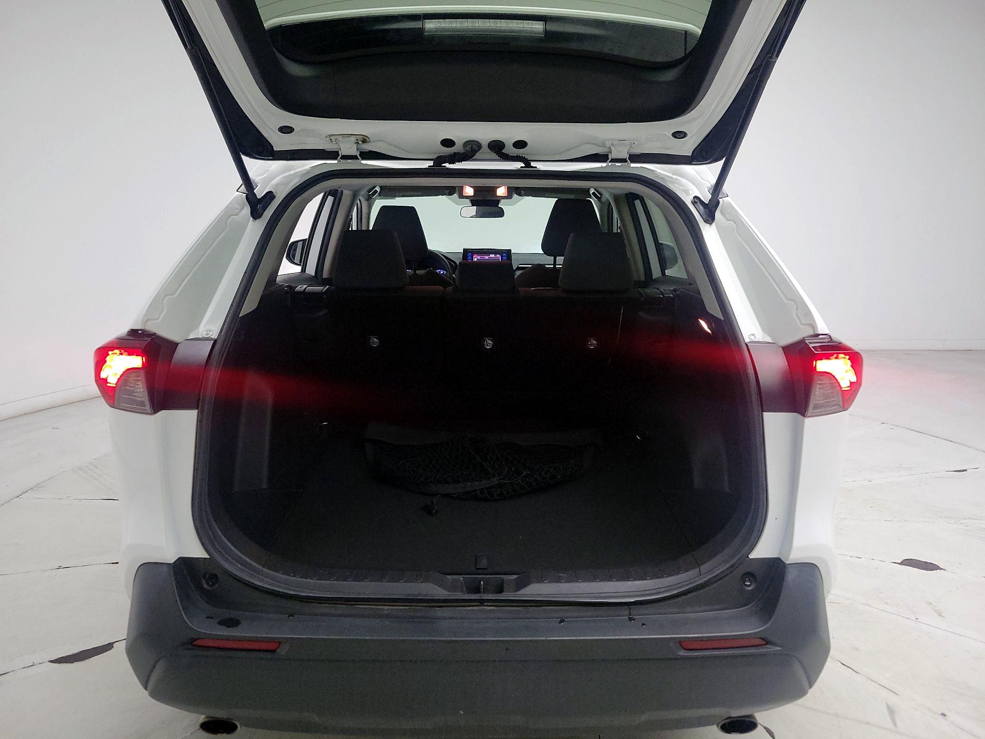 Thumbnail: 2021 Toyota RAV4 - 20