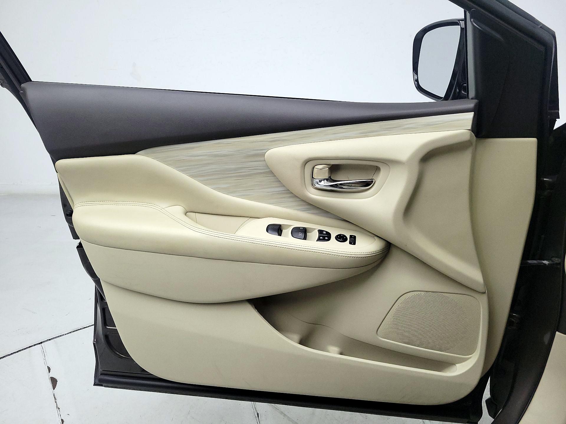 Thumbnail: 2015 Nissan Murano - 12
