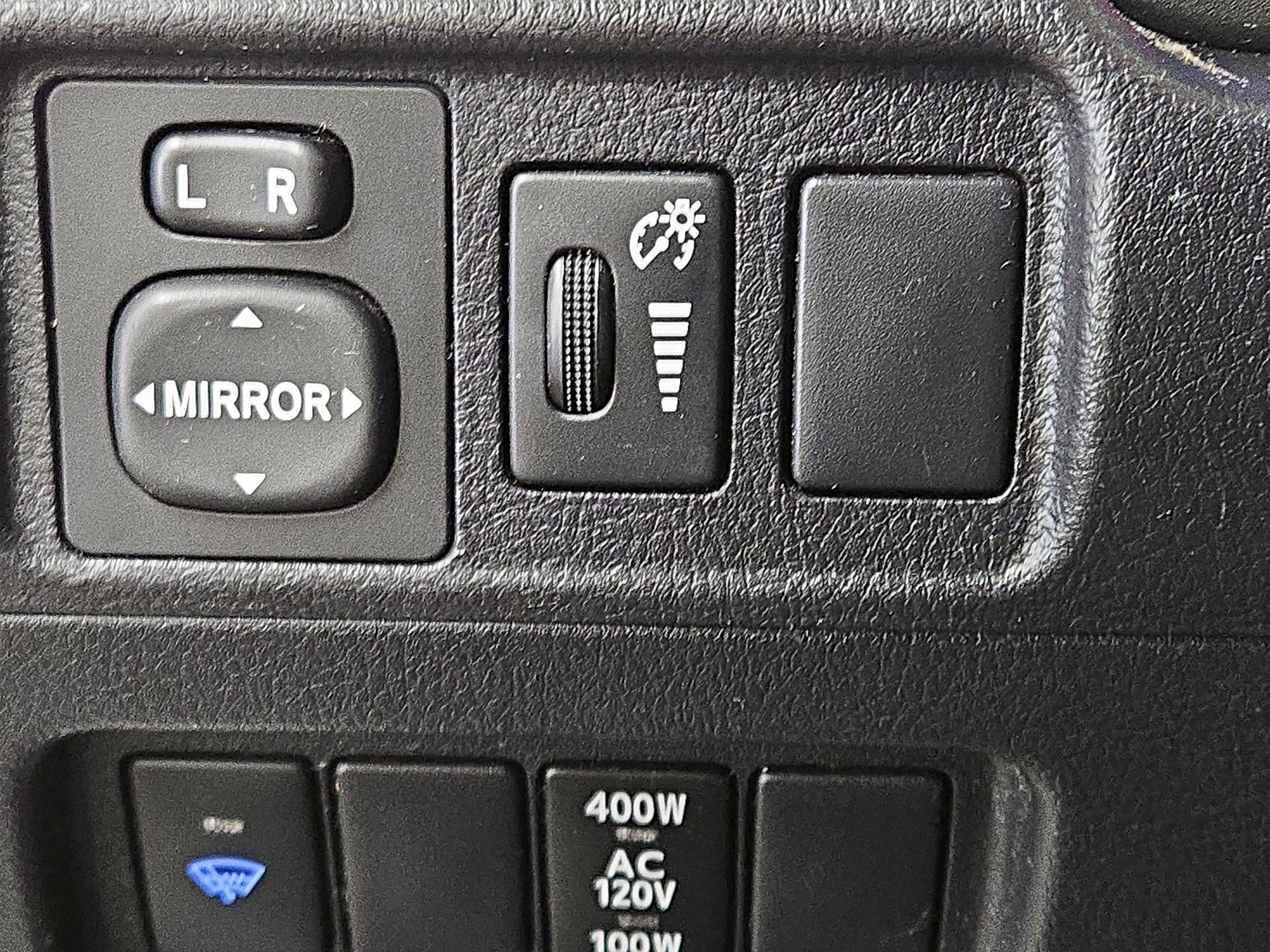 Thumbnail: 2016 Toyota 4Runner - 13