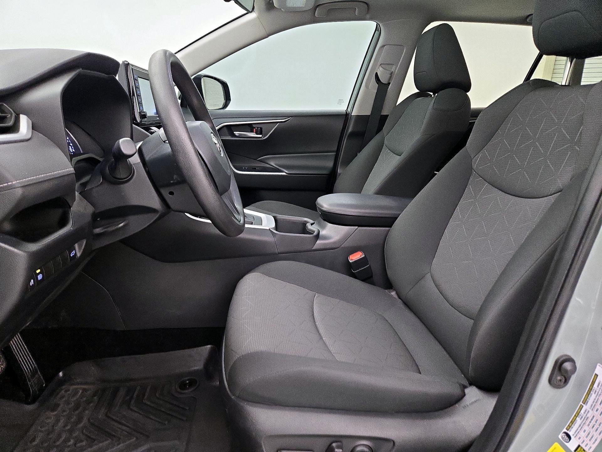 Thumbnail: 2022 Toyota RAV4 - 11