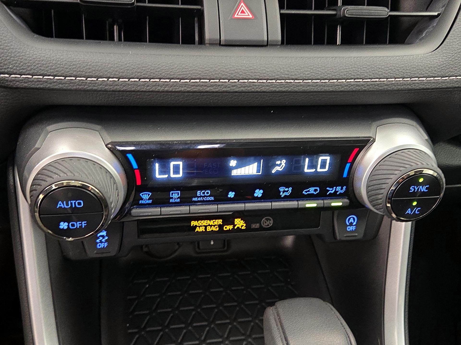 Thumbnail: 2022 Toyota RAV4 - 16