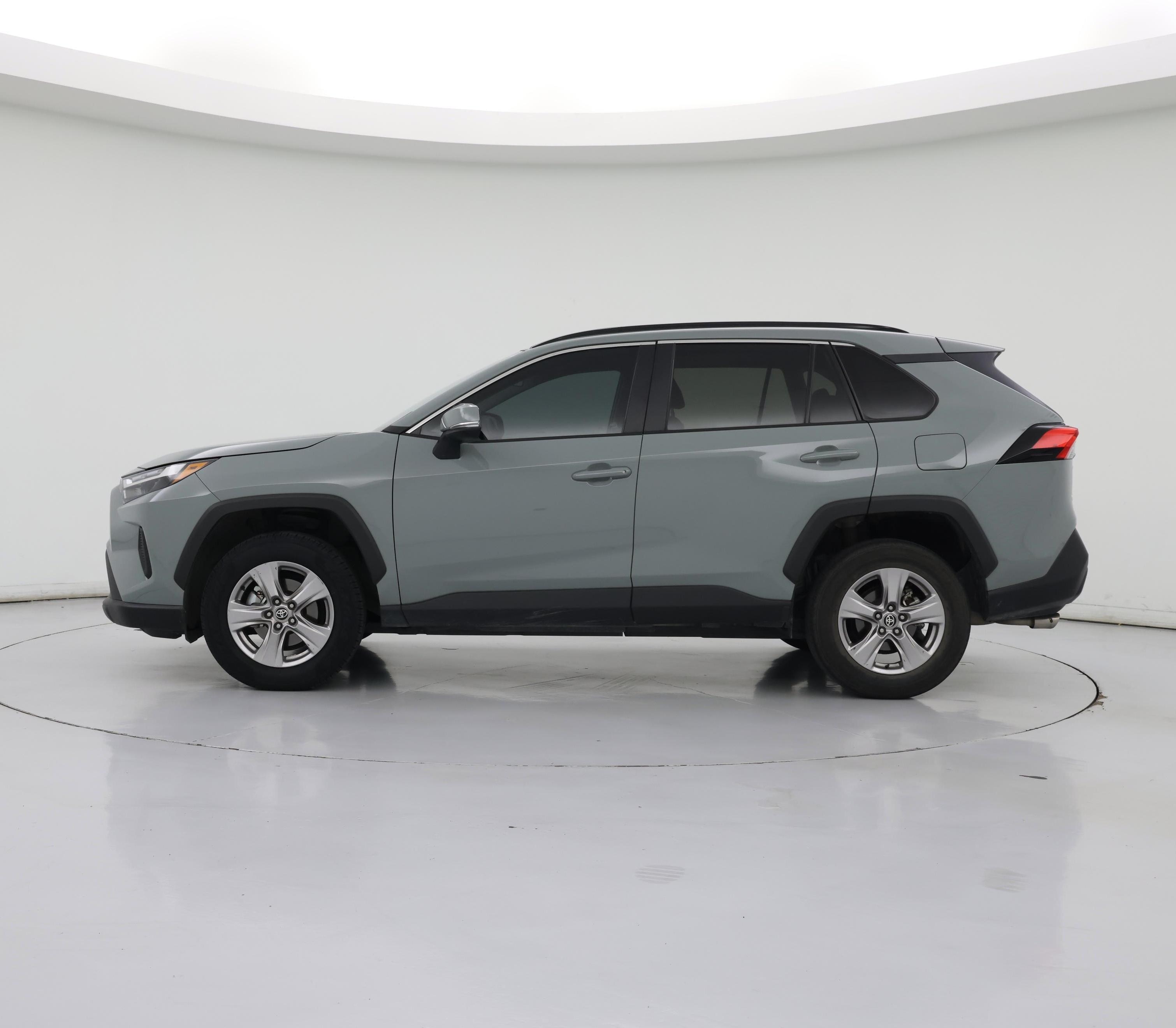 Thumbnail: 2022 Toyota RAV4 - 3