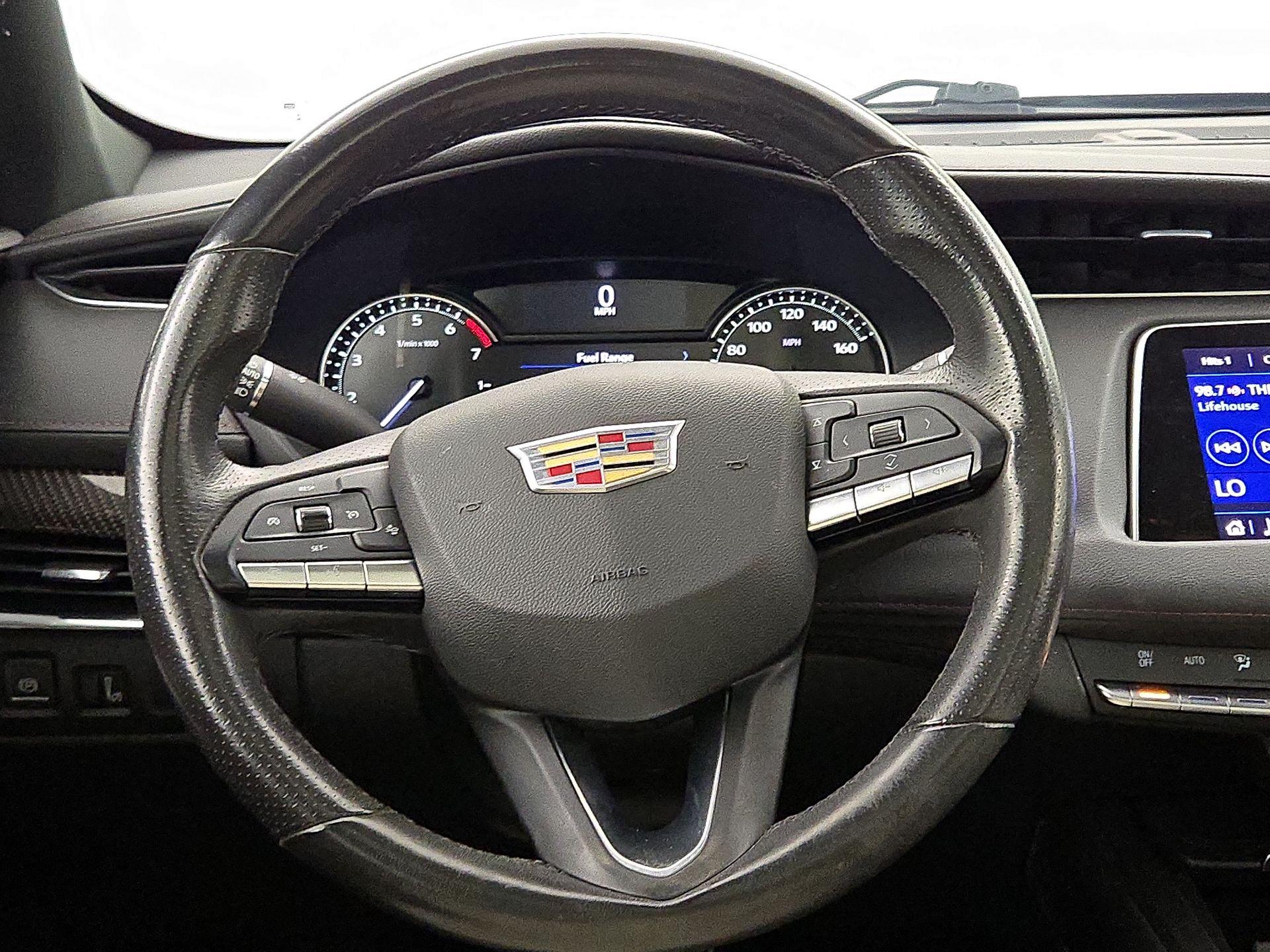 Thumbnail: 2020 Cadillac XT4 - 10