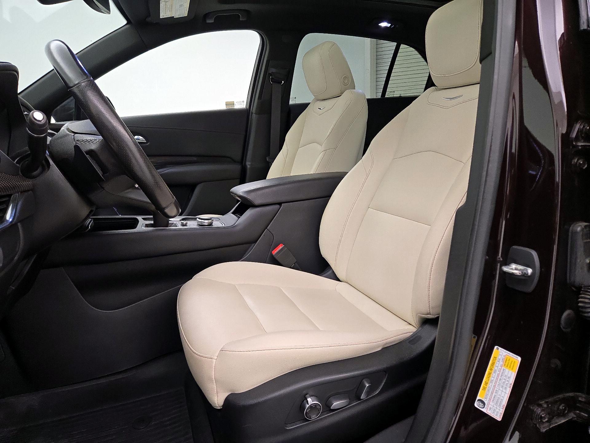 Thumbnail: 2020 Cadillac XT4 - 11
