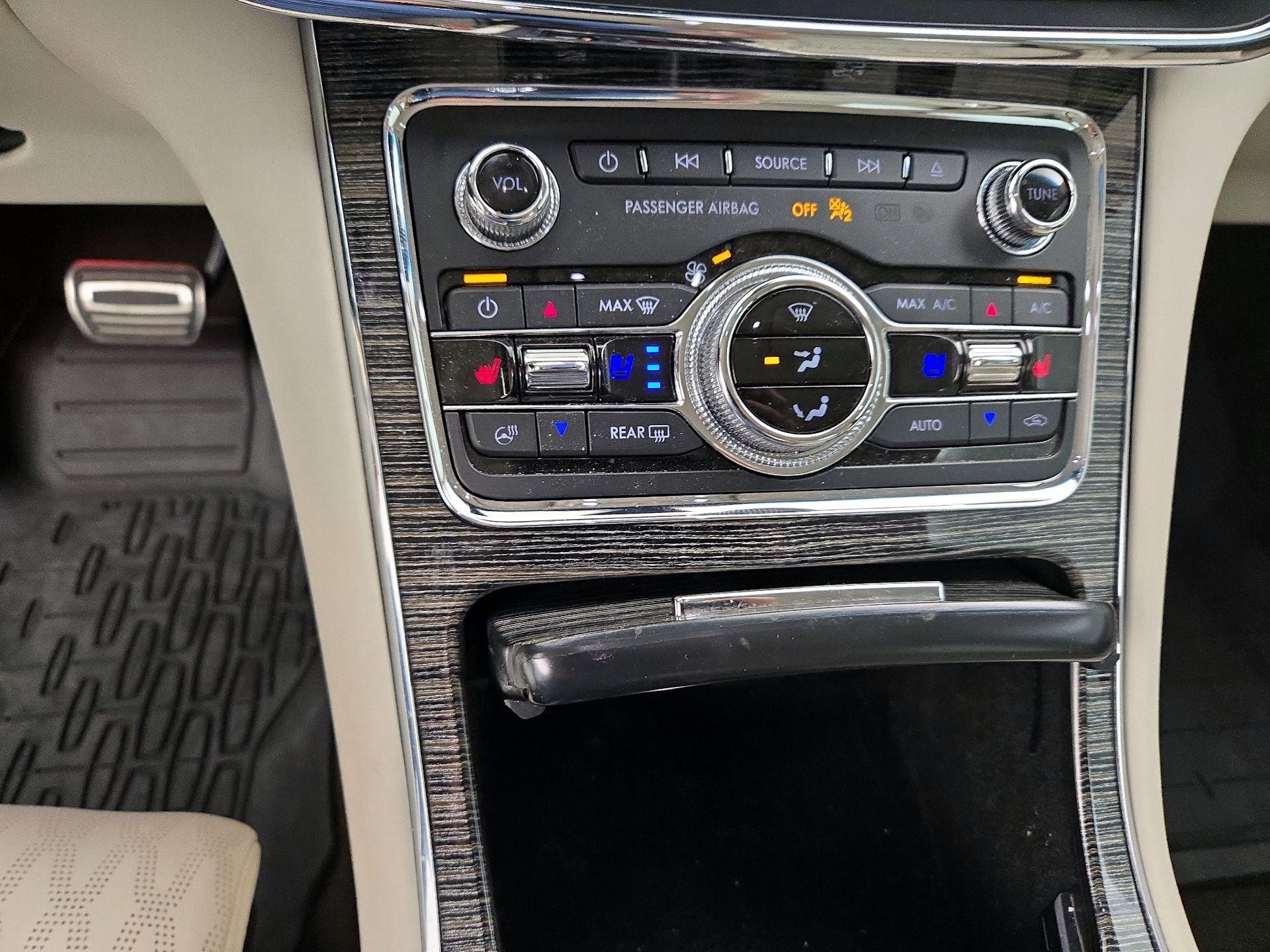Thumbnail: 2019 Lincoln Continental - 14