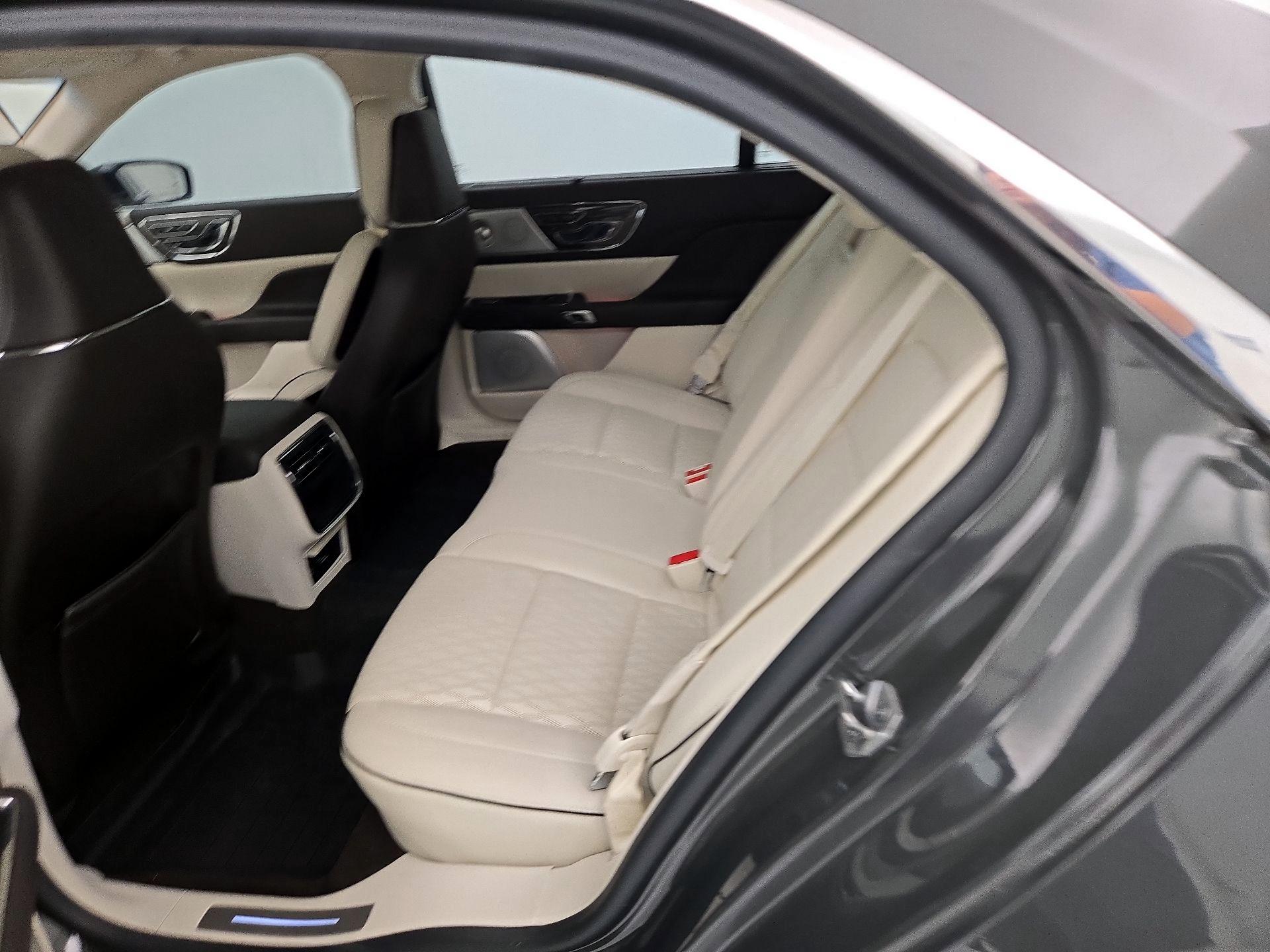 Thumbnail: 2019 Lincoln Continental - 16
