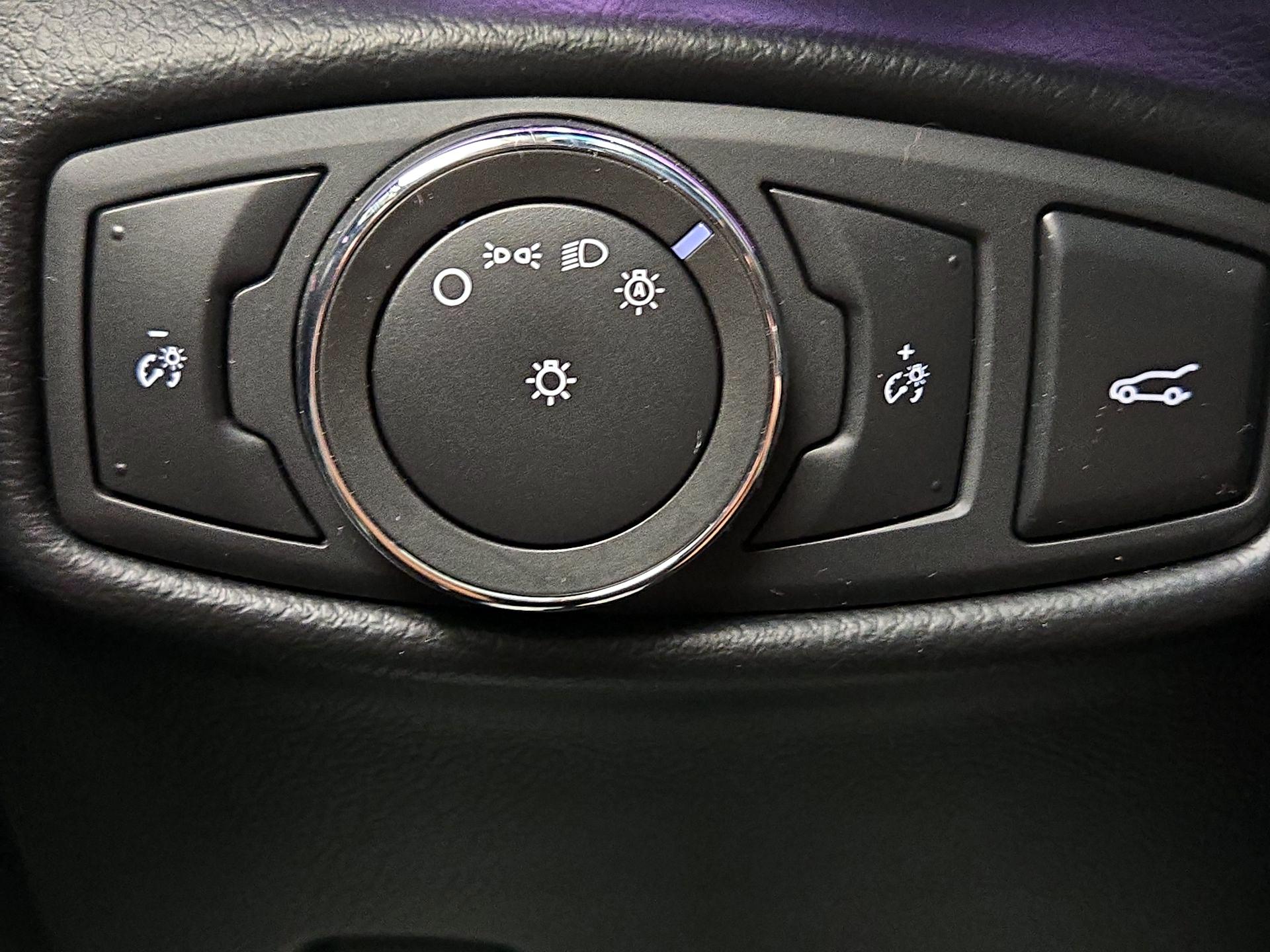 Thumbnail: 2016 Lincoln MKZ - 13