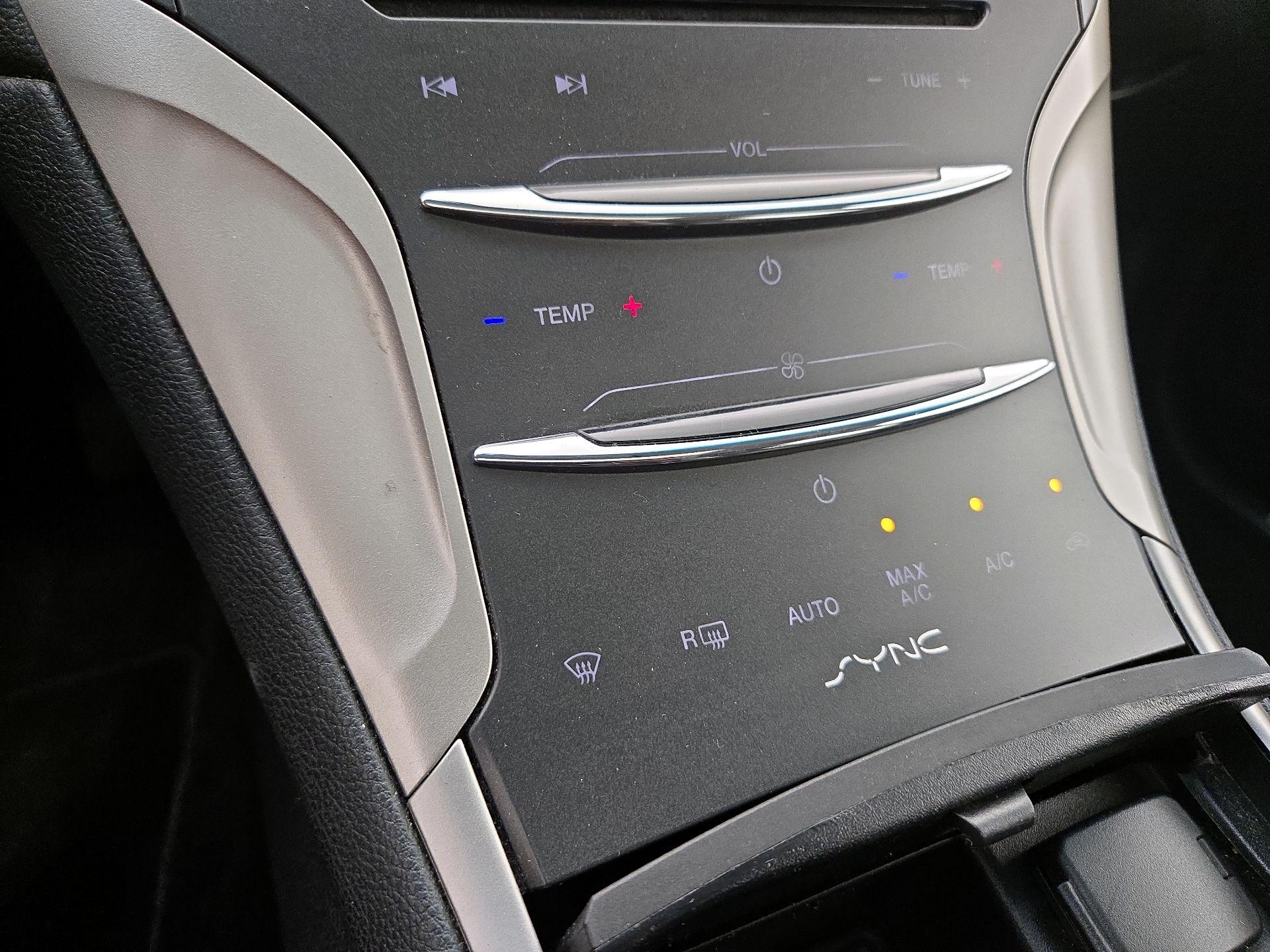 Thumbnail: 2016 Lincoln MKZ - 17