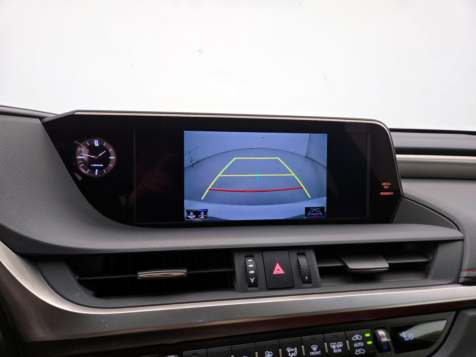 Thumbnail: 2020 Lexus ES - 15
