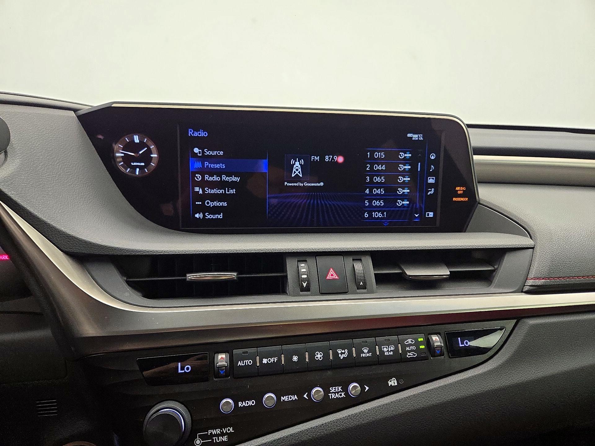 Thumbnail: 2020 Lexus ES - 16