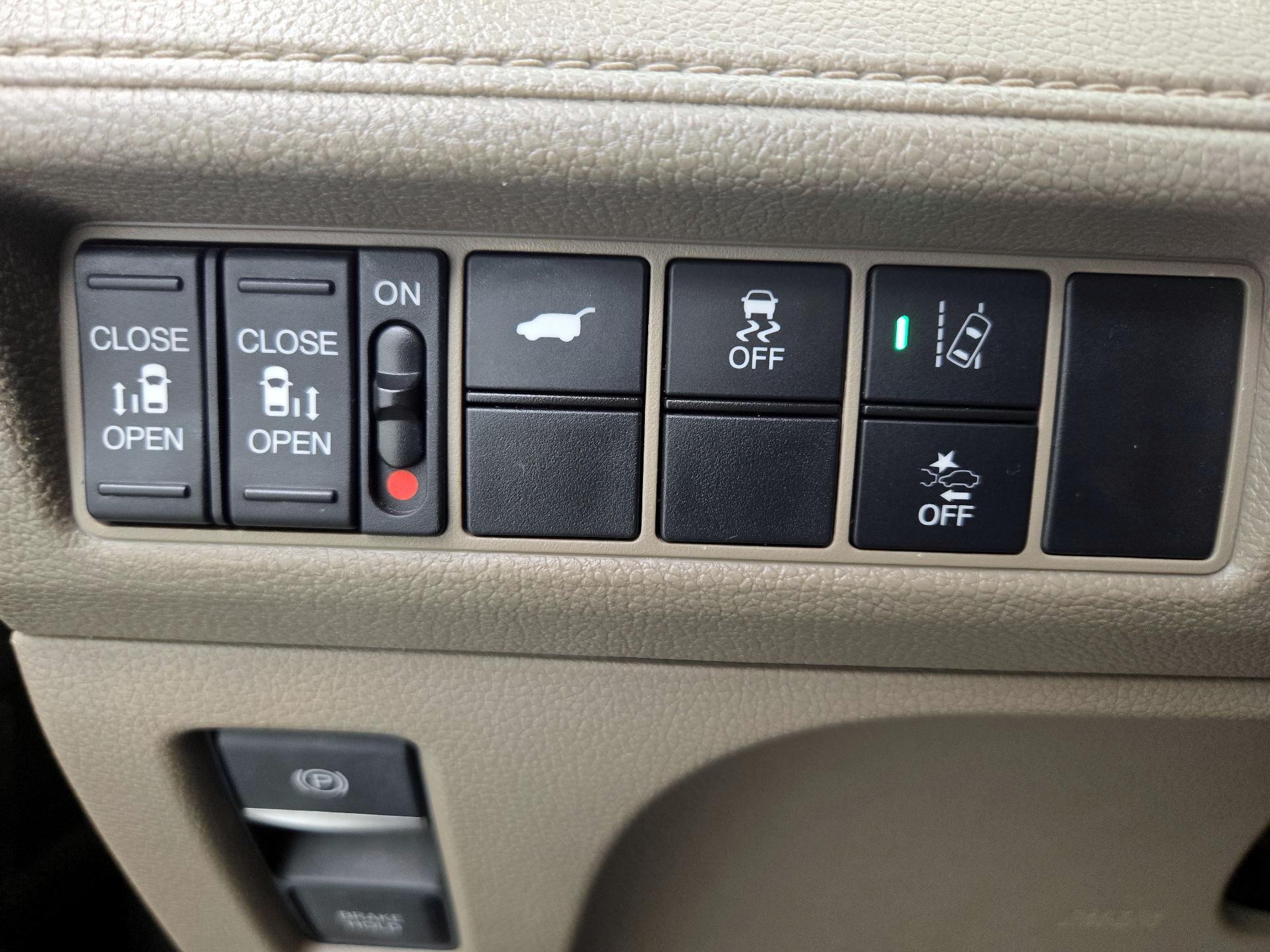 Thumbnail: 2018 Honda Odyssey - 13