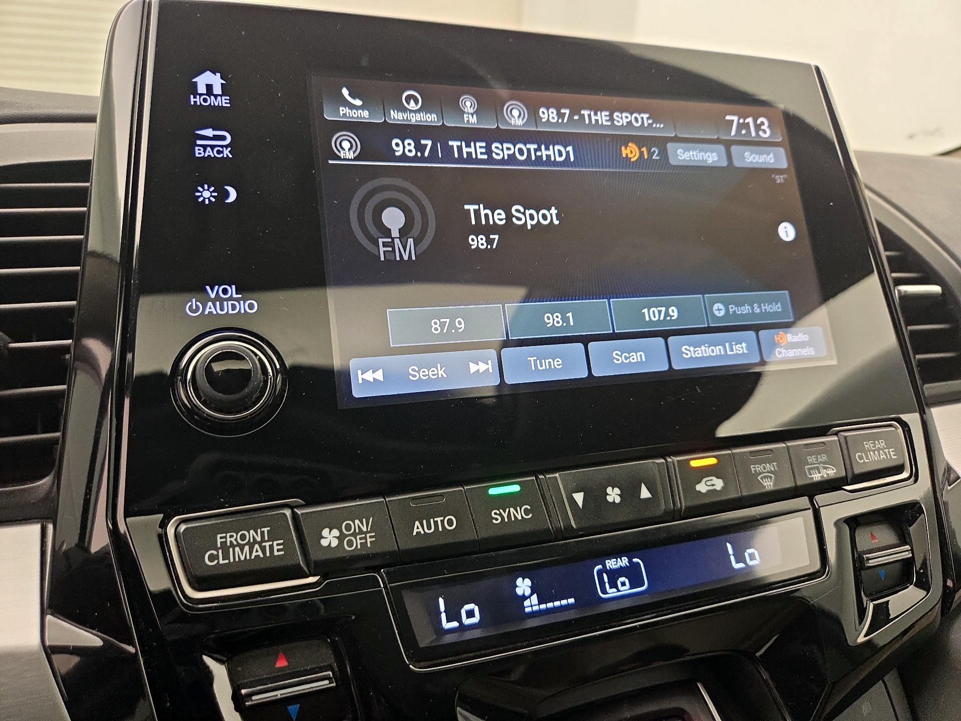 Thumbnail: 2018 Honda Odyssey - 16